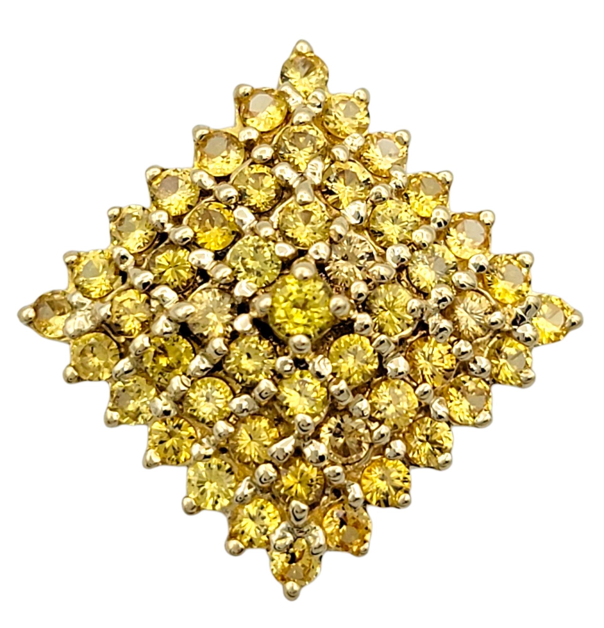 Taille ronde 3.00 Carats Total Pavé Yellow Sapphire Squared Stud Earrings in 18 Karat Gold en vente