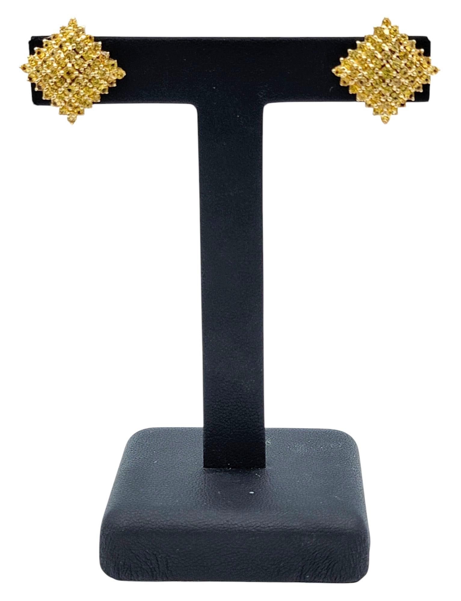 3.00 Carats Total Pavé Yellow Sapphire Squared Stud Earrings in 18 Karat Gold en vente 3