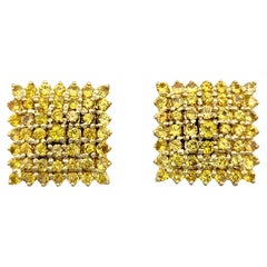 3,00 Karat Total Pavé Gelber Saphir Quadratische Ohrstecker aus 18 Karat Gold