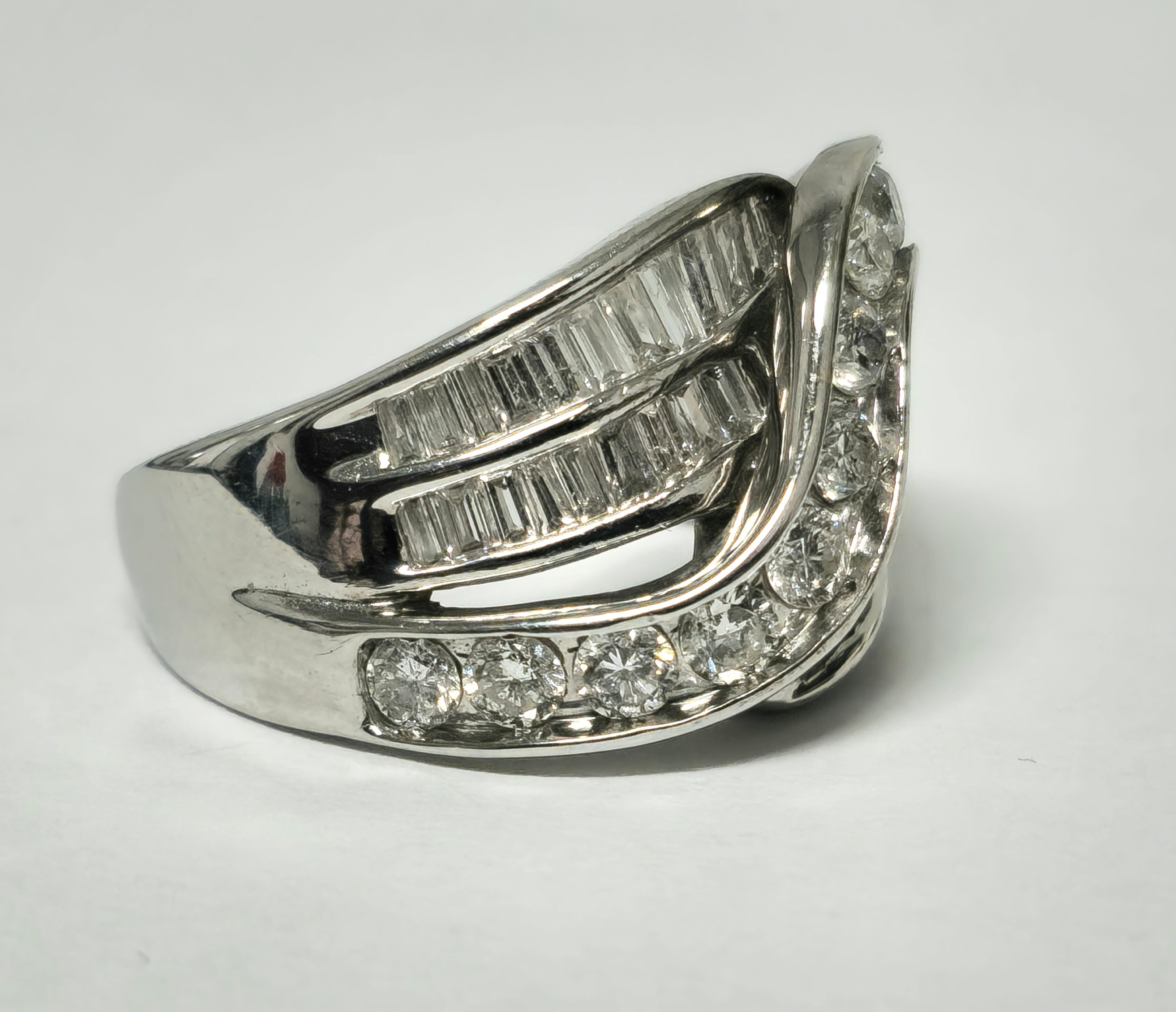 3.00 CT Brilliant Cut Diamond & 14K White Gold Ring In Excellent Condition For Sale In Miami, FL
