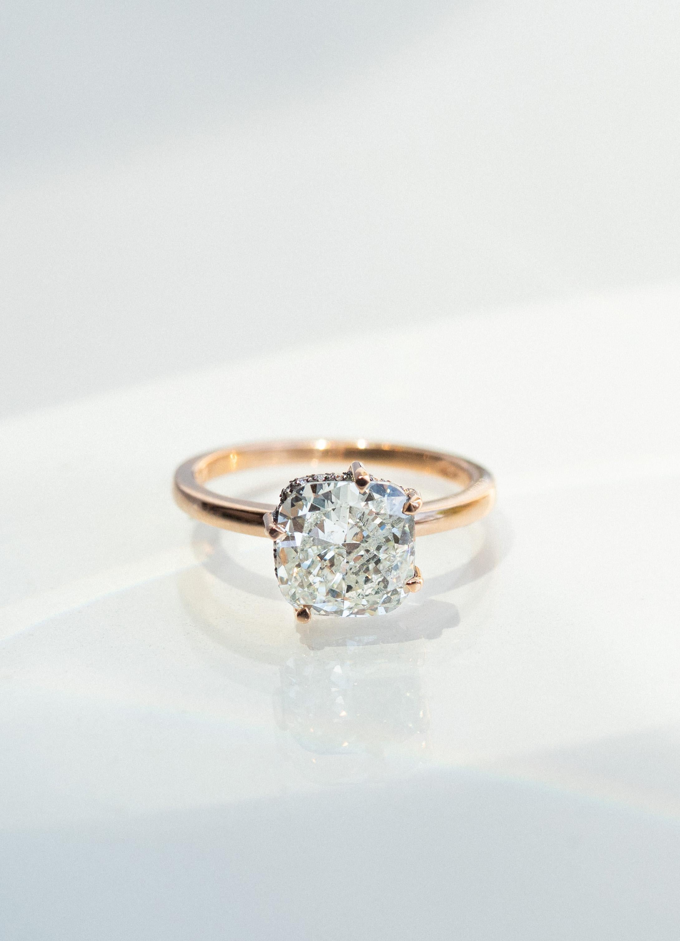 3.00 ct cushion diamond in 18ct rose gold with black rhodium accents For Sale 7