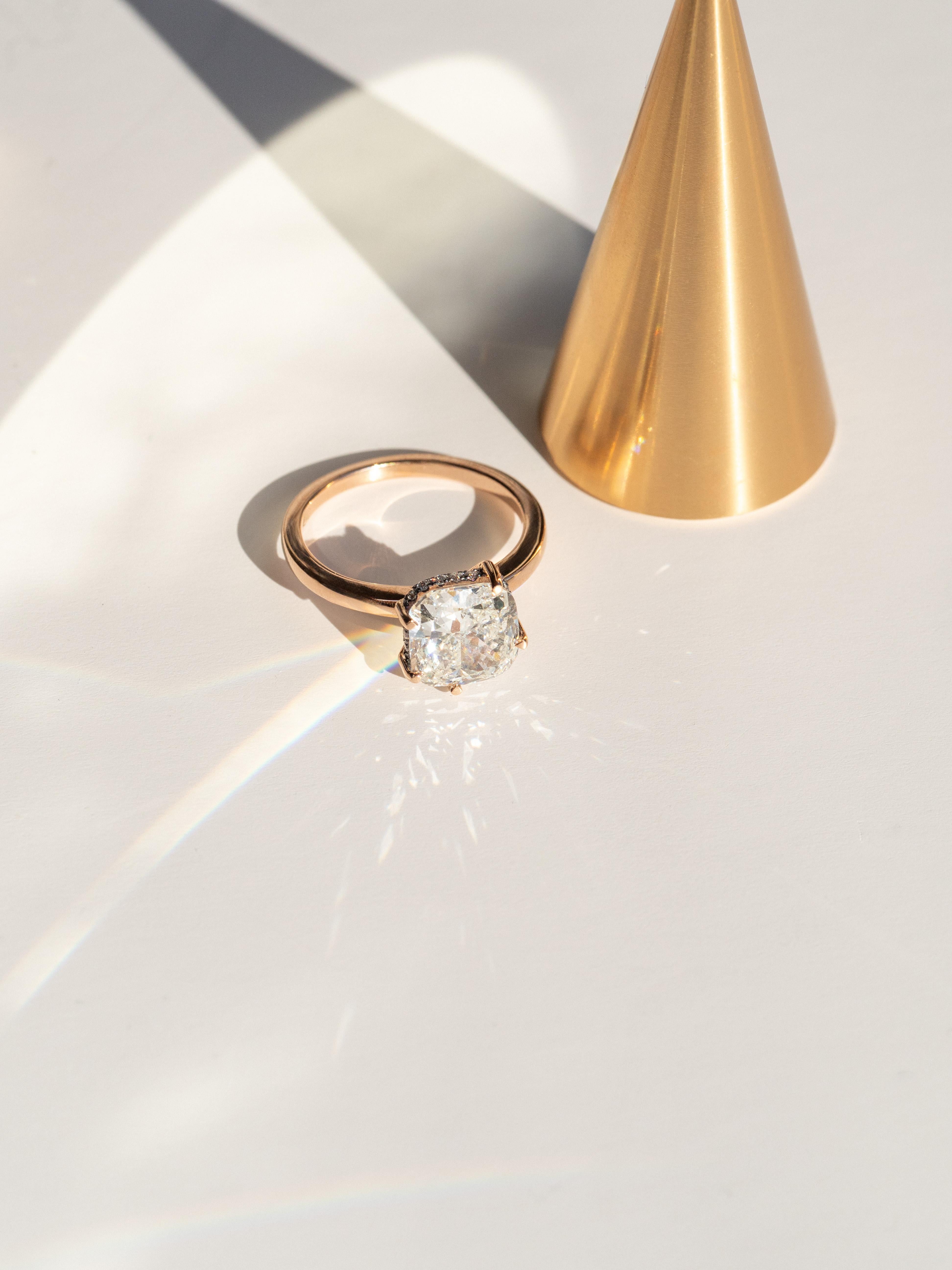 3.00 ct cushion diamond in 18ct rose gold with black rhodium accents For Sale 2