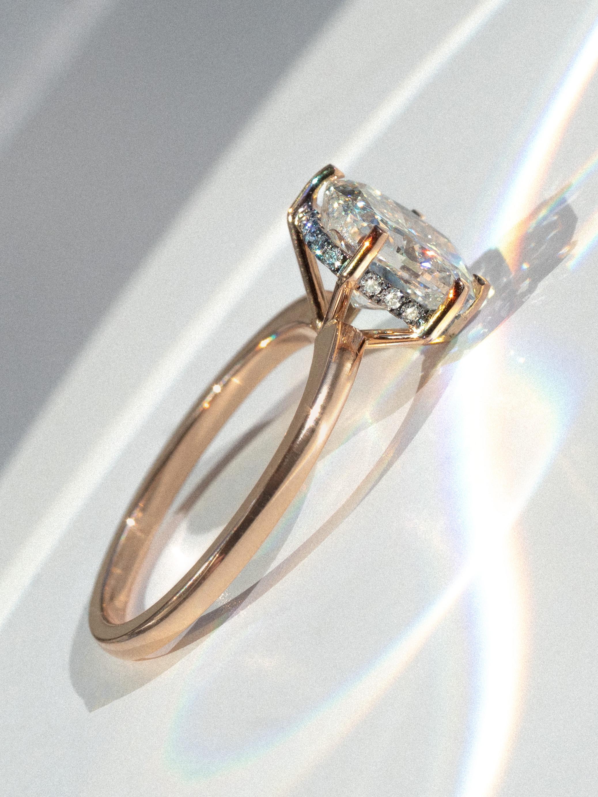 3.00 ct cushion diamond in 18ct rose gold with black rhodium accents For Sale 3