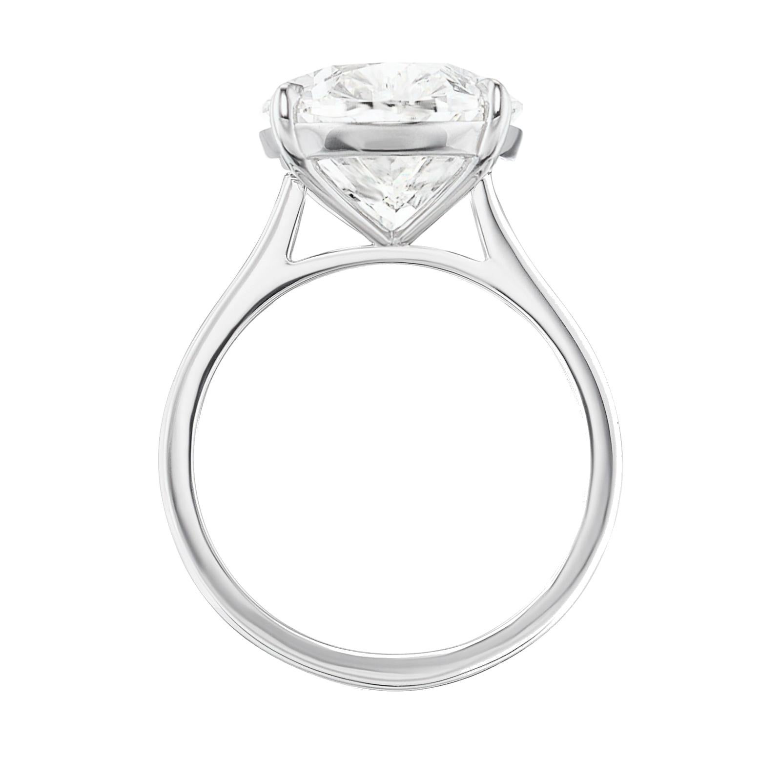 Modern  3.00 Ct Exceptional GIA Certified Oval Diamond Ring  For Sale