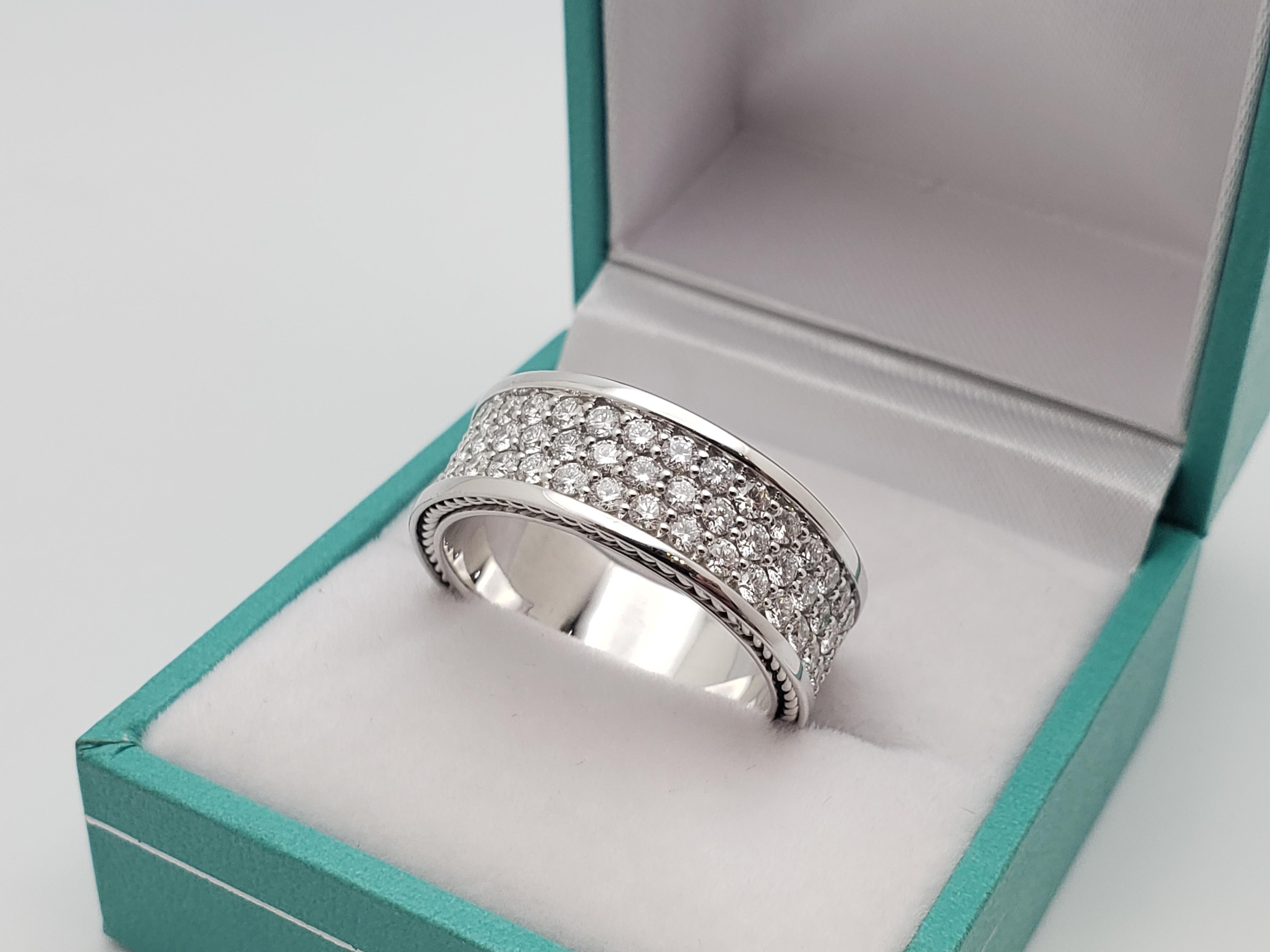 Anello a fascia per l'eternità con diamante naturale da 3,00 CT in oro bianco 18 carati in vendita 2