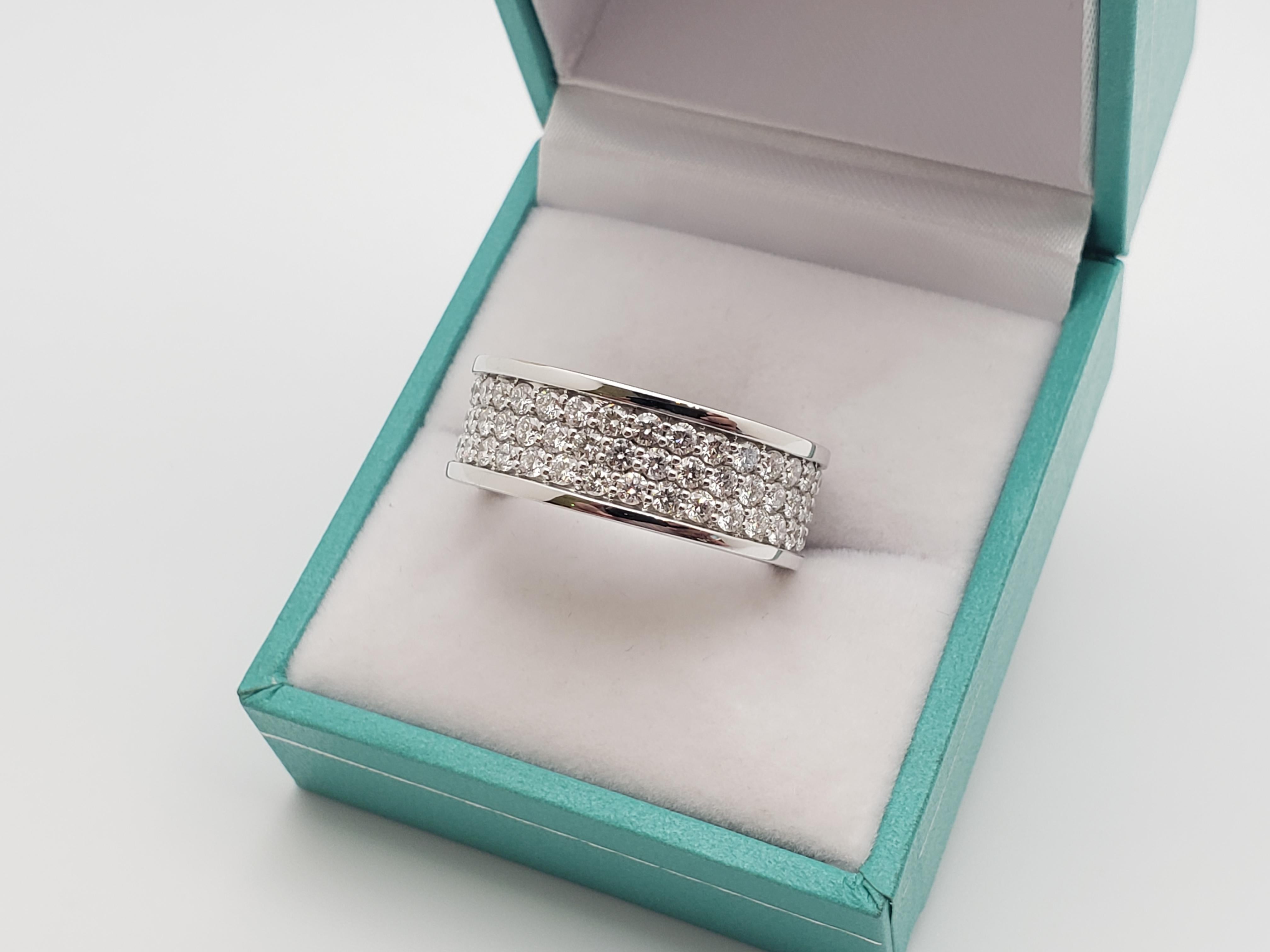 Anello a fascia per l'eternità con diamante naturale da 3,00 CT in oro bianco 18 carati in vendita 4