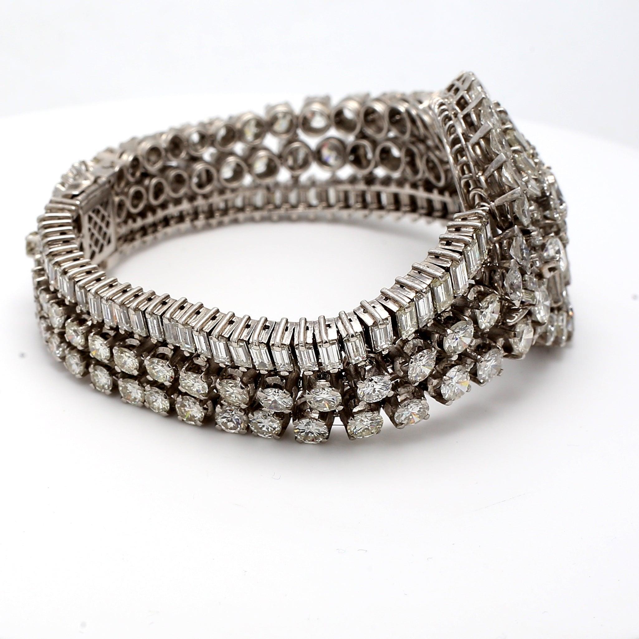 Taille mixte Bracelet Art déco en platine avec diamants tailles mixtes F VS1 de 30,00 carats en vente