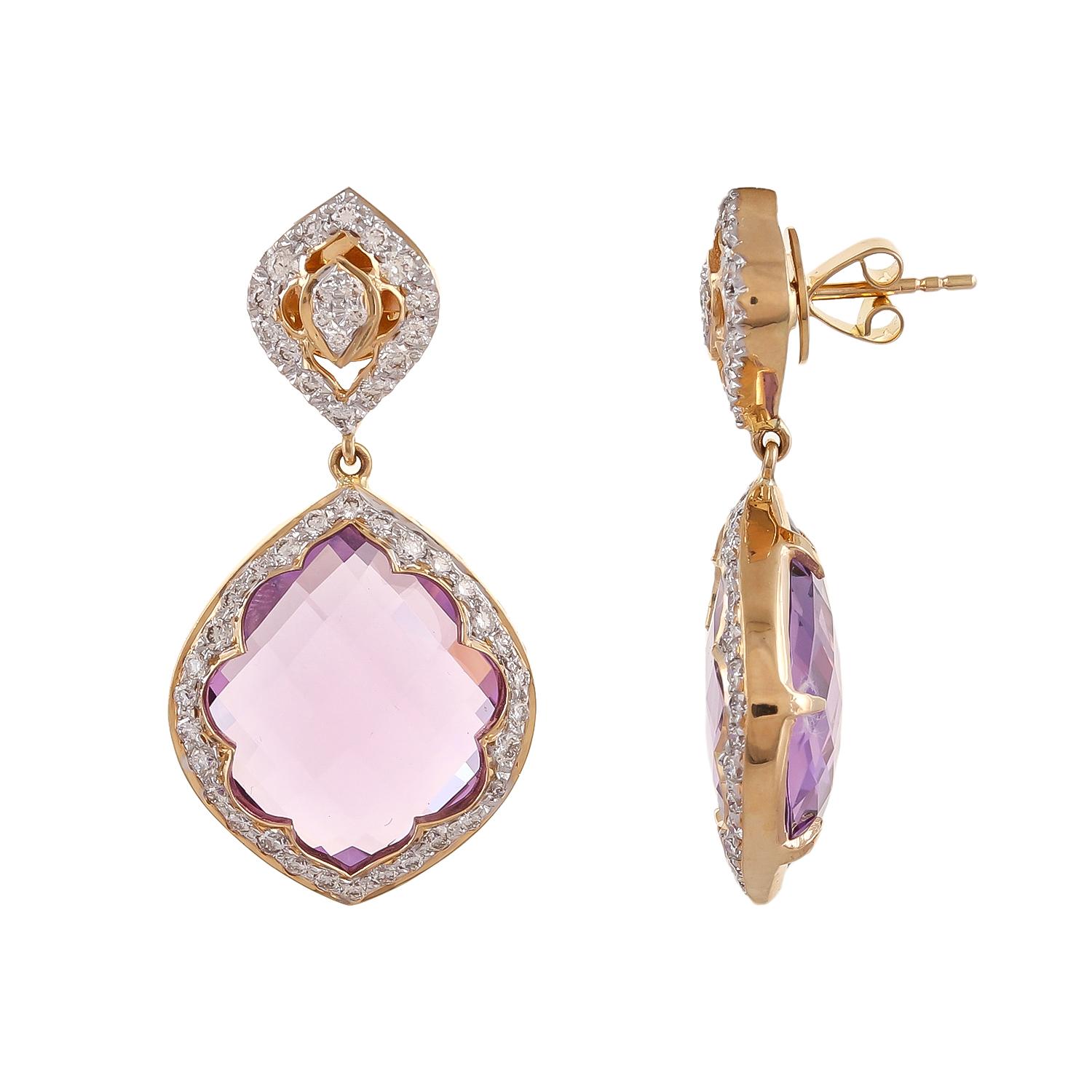  30.09 carats amethyst customized lotus shaped 18kt gold earrings are a summer essential. These are perfectly set in a floral pattern decorating the edges with 1.38ct diamonds and giving it a perfect example of pure craftsmanship.
Art of gifting:
