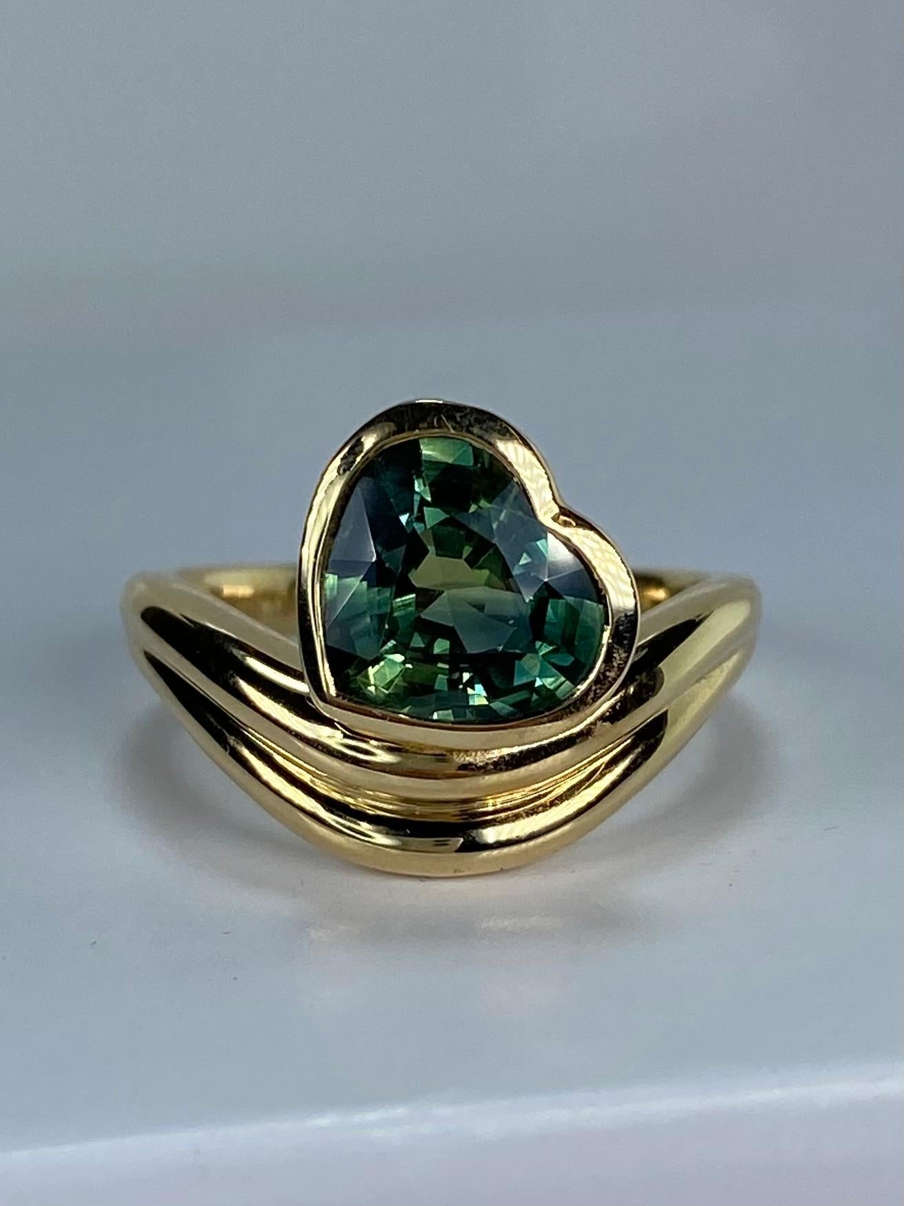 Women's 3.00ct Heart Shape Teal Sapphire Ring For Sale