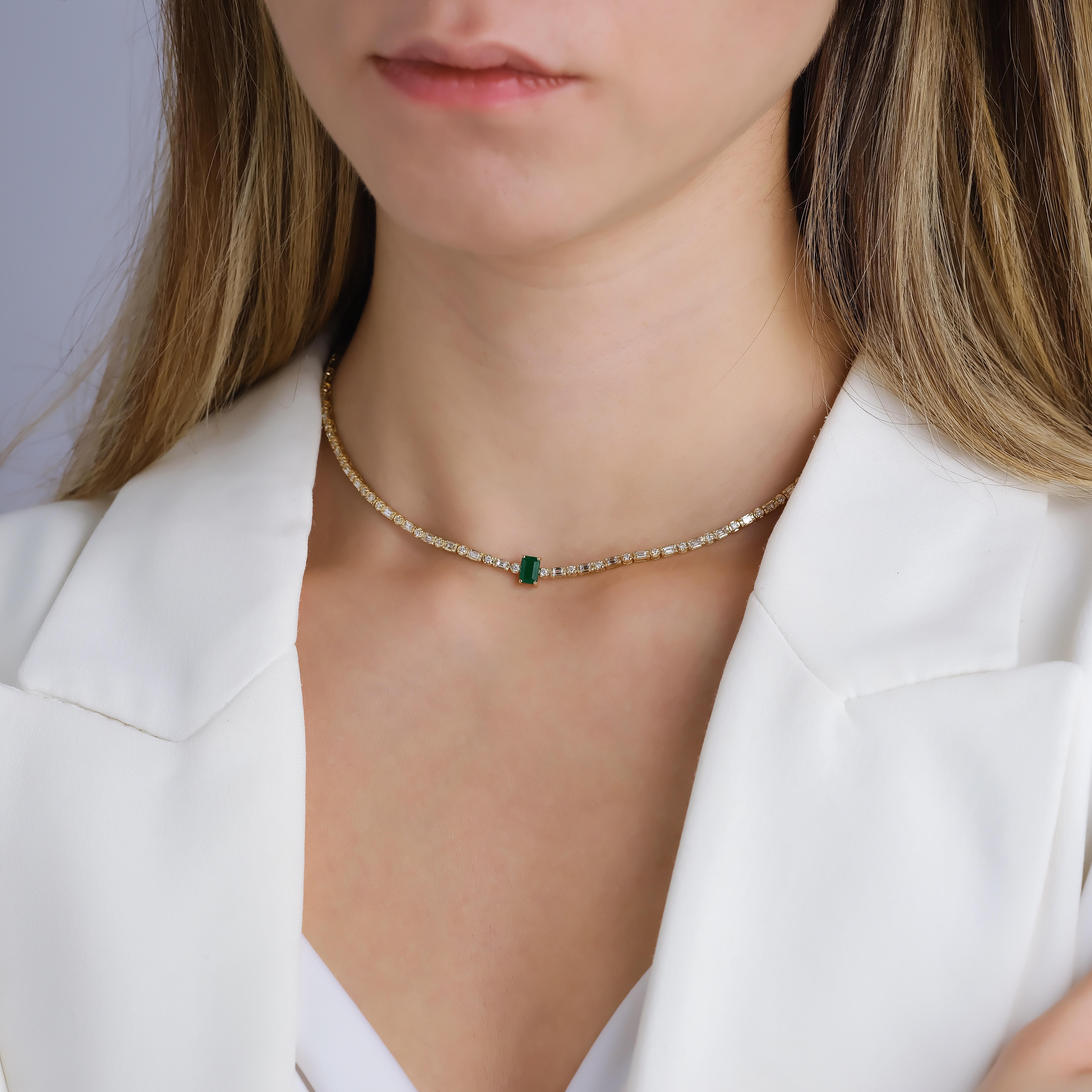Emerald Cut 3.00ct Natural Emerald And Natural Diamond  18kt Solid Gold Necklace  For Sale
