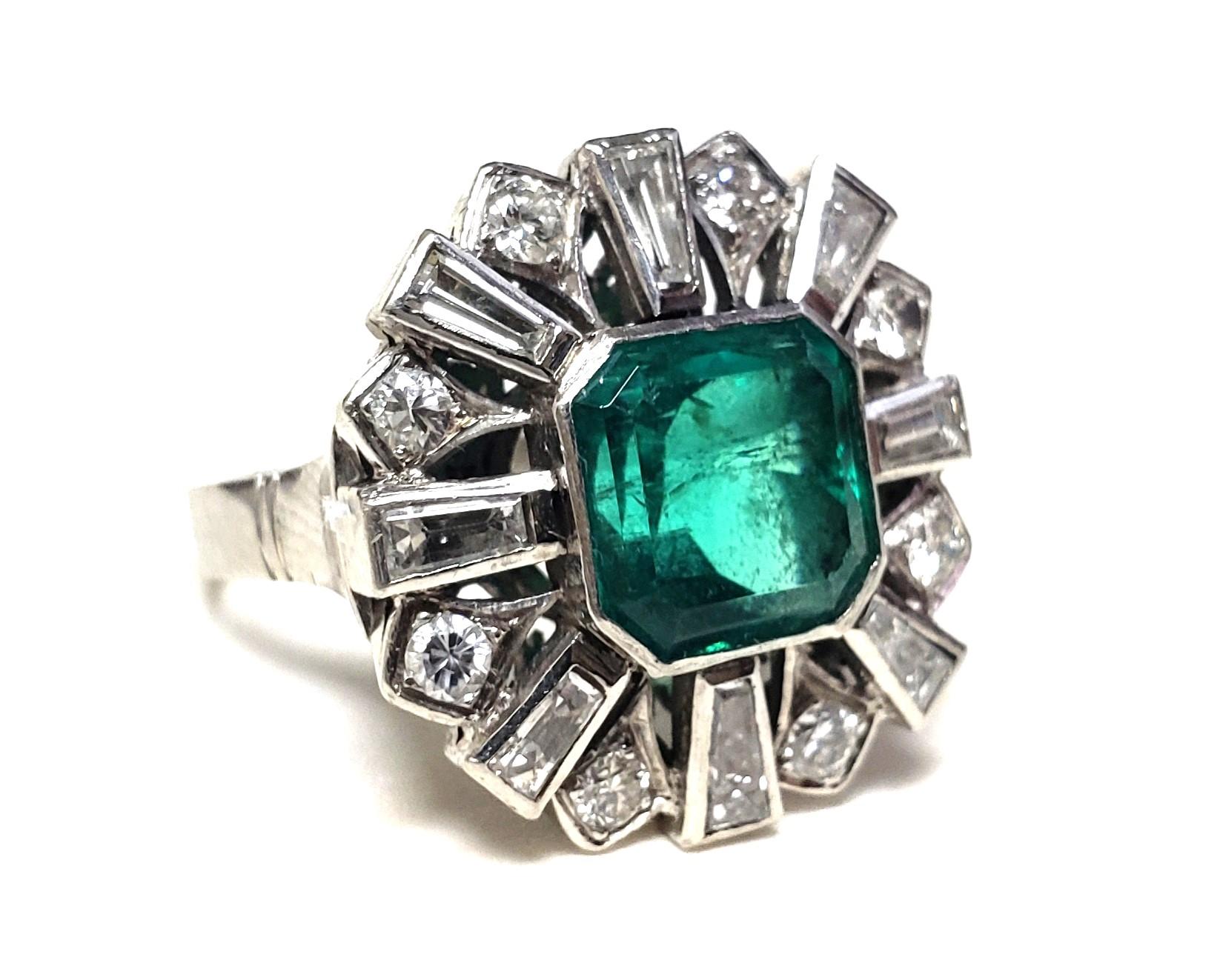 3.00CT(Est). COLOMBIAN Emerald and Diamond Ring Platinum C. Dunaigre/cert. In Excellent Condition For Sale In Chicago, IL