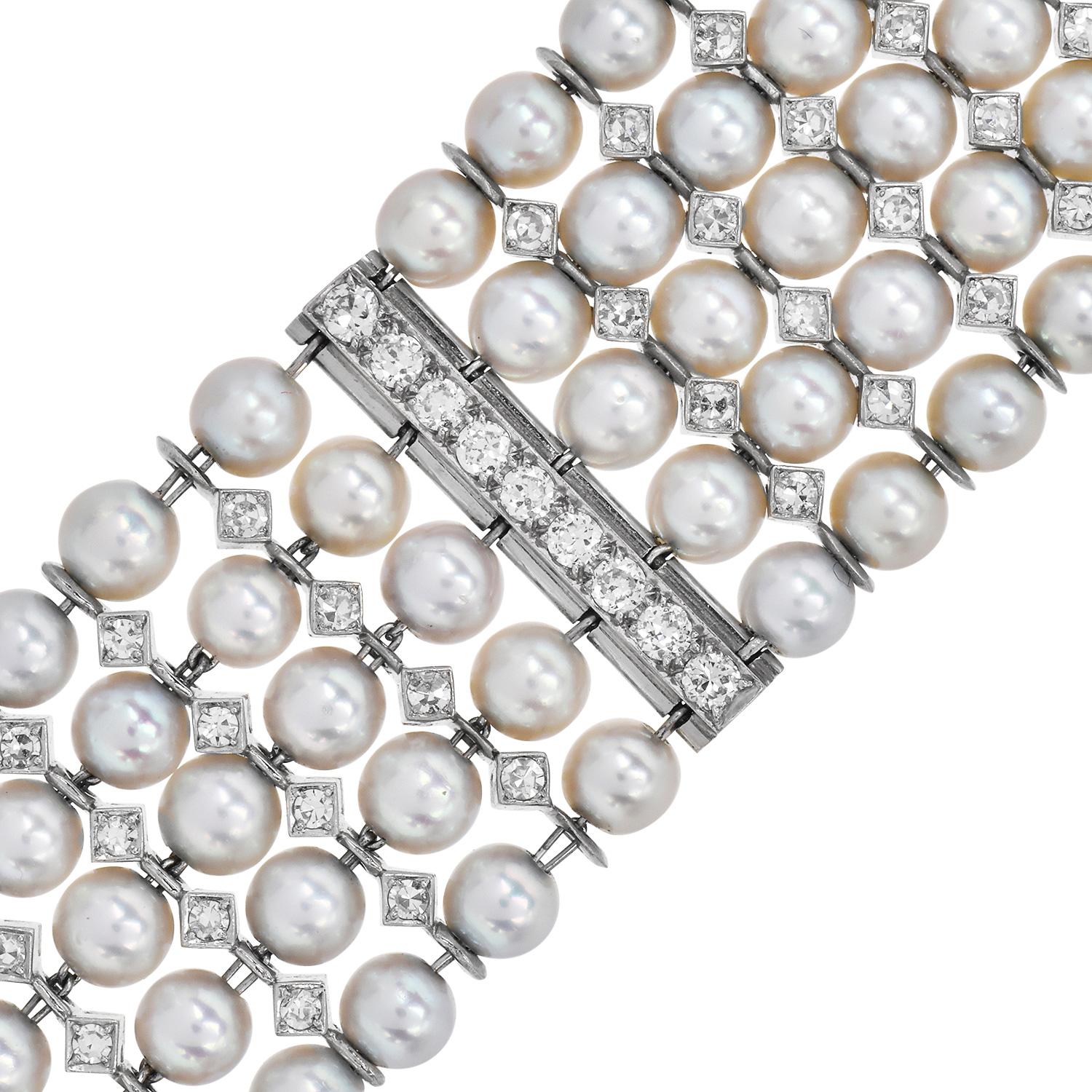 Ce bracelet à maillons en perles d'Elegant Estate 18K. Fabriqué en or 18 carats, ce bracelet de perles et de diamants offre une combinaison inégalée de luxe et d'élégance, garantissant qu'il sera une pièce chérie dans toute collection de bijoux