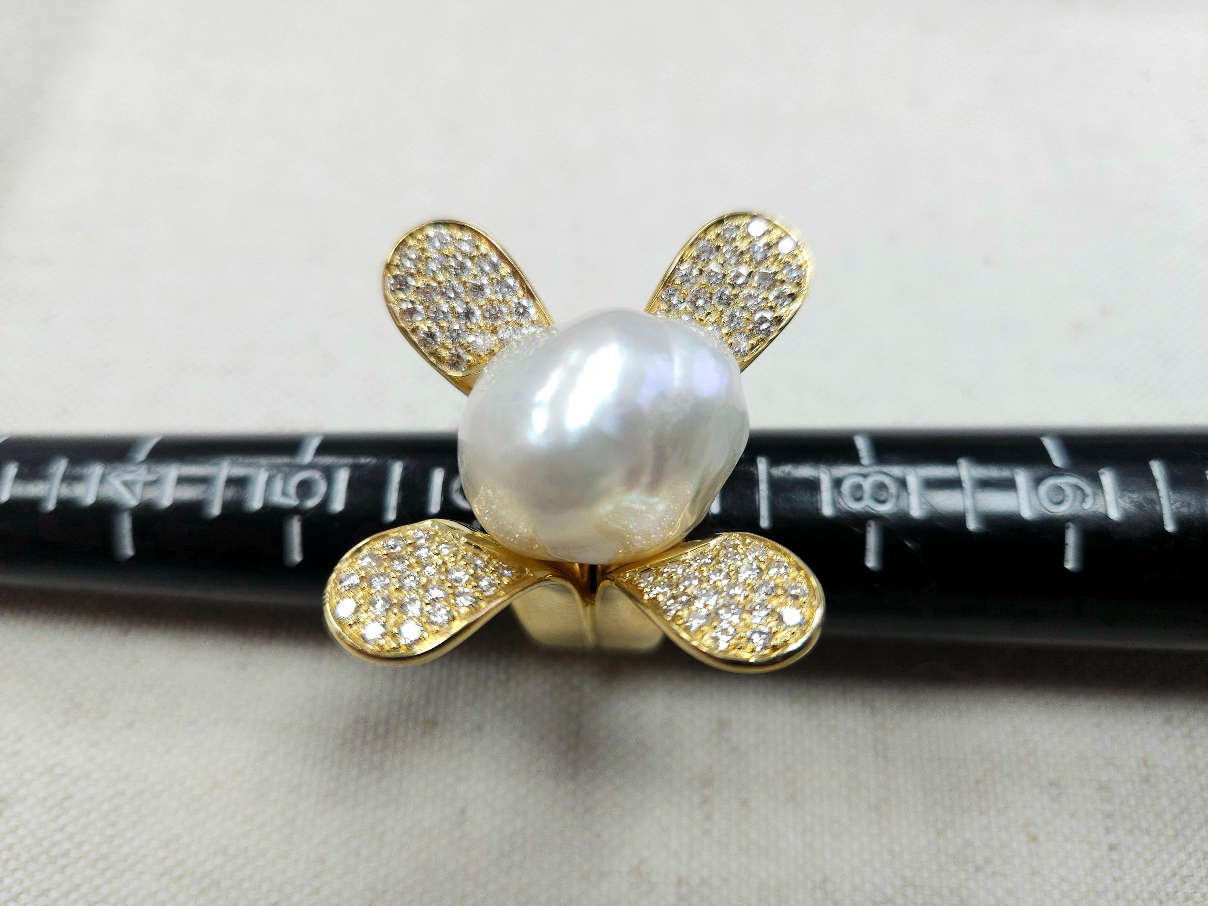 3.00cts Yellow Gold Natural South Sea Pearl with Open Flower Ring 18K 7 Inch In New Condition For Sale In Great Neck, NY