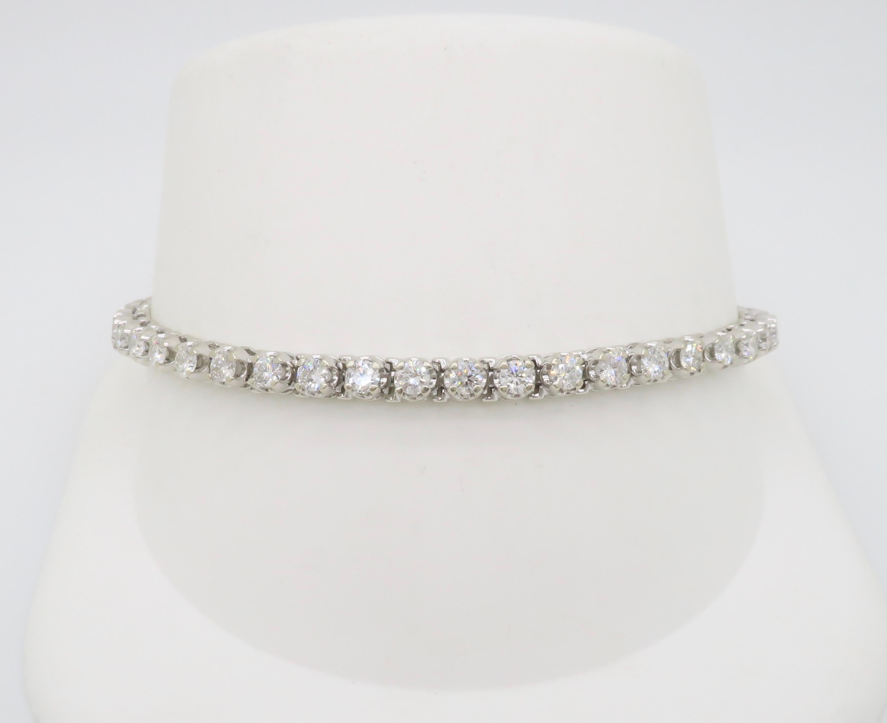 Taglio rotondo Bracciale tennis con diamanti 3.00CTW