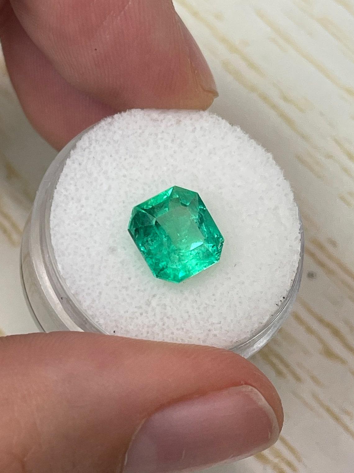 Modern 3.01 Carat 9x8.5 Yellowish Green Colombian Emerald - Emerald Cut Muzo Mine May For Sale