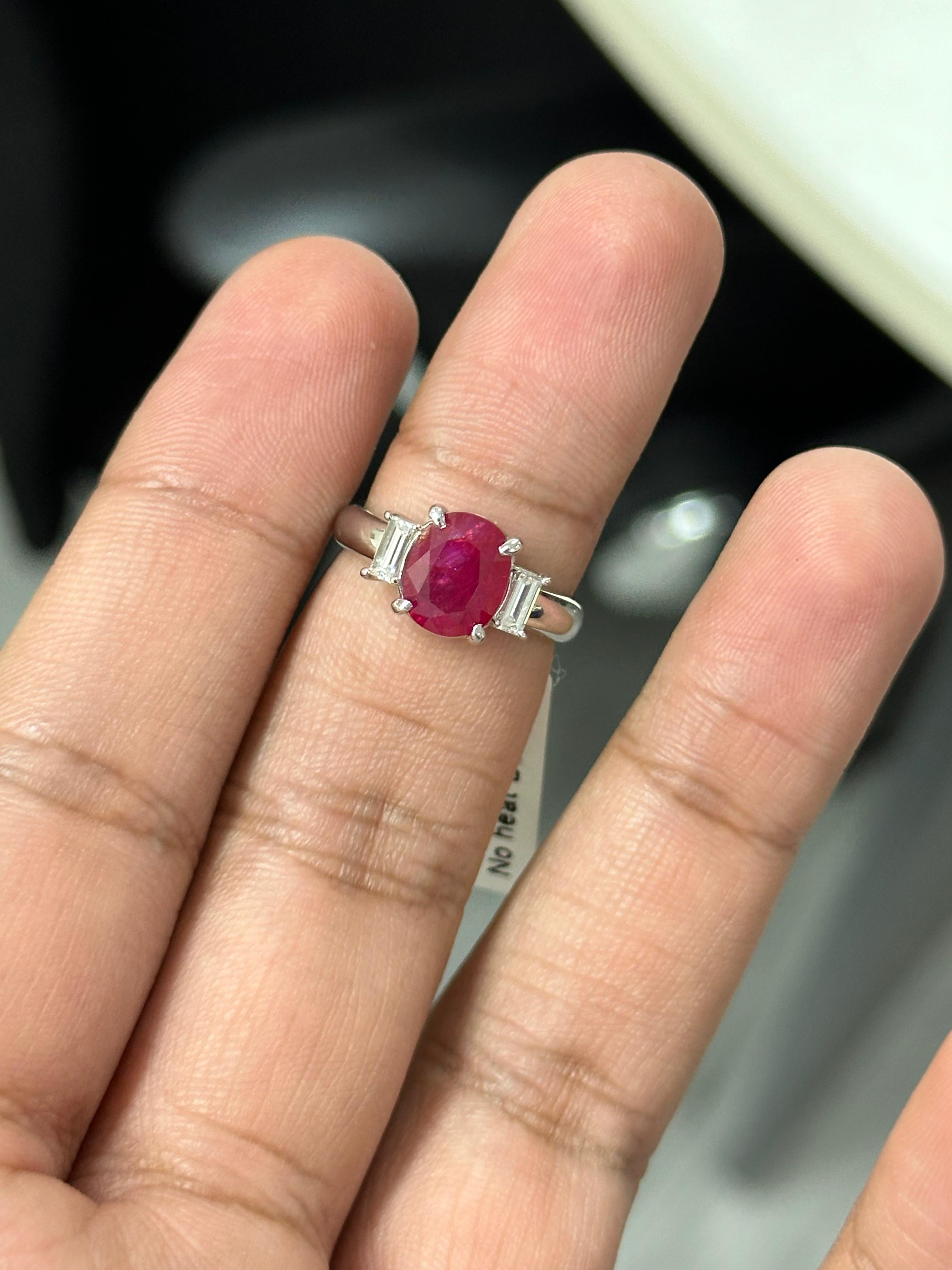 3,01 Karat Burma-Rubin-Cocktailring (ohne Hitze) in PT 900 (Ovalschliff) im Angebot