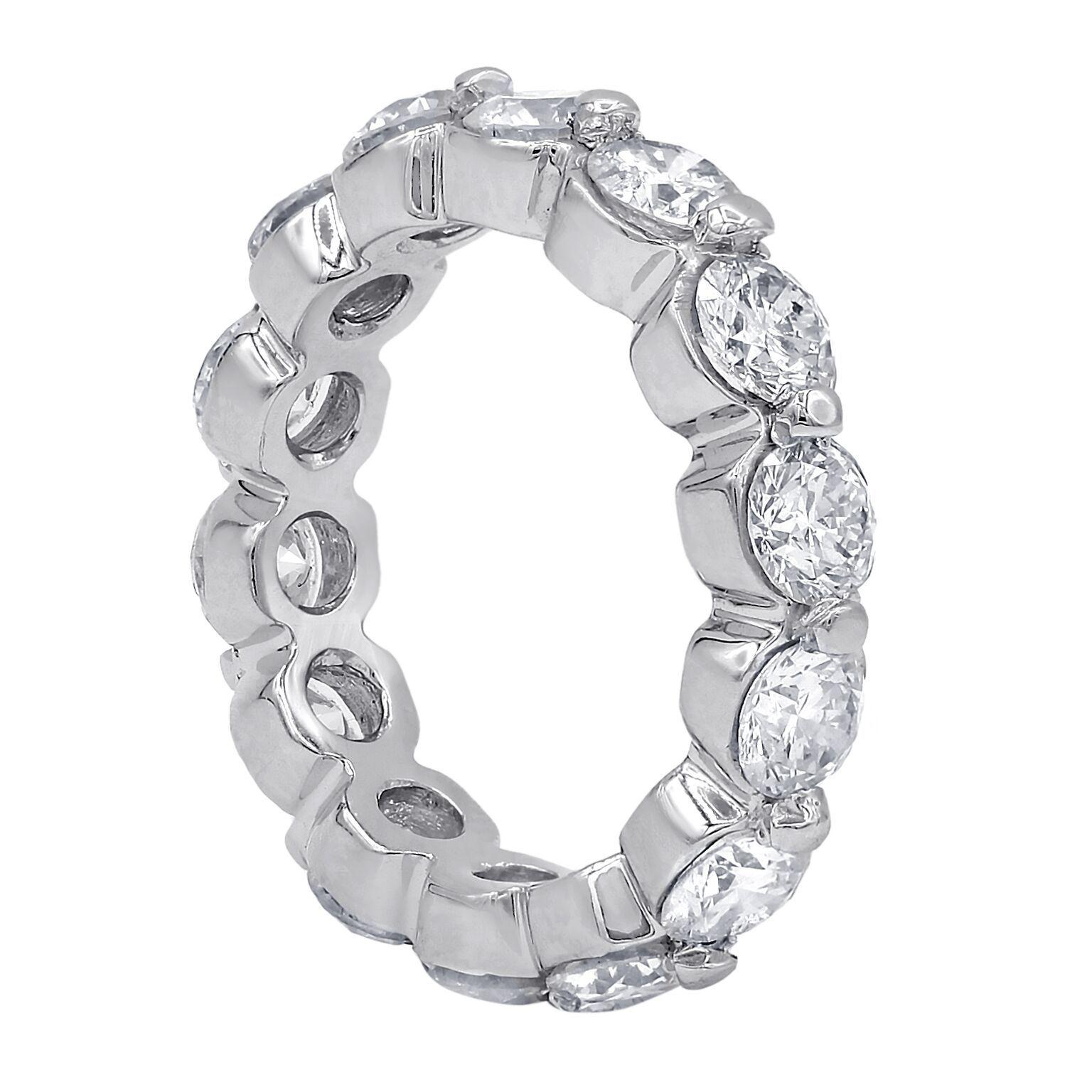 3.01 Carat Classic Eternity Band In New Condition For Sale In New York, NY