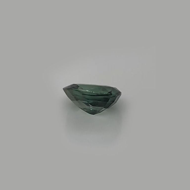 Taglio cuscino Zaffiro di colore verde acqua a forma di cuscino da 3,01 carati certificato GIA non riscaldato in vendita