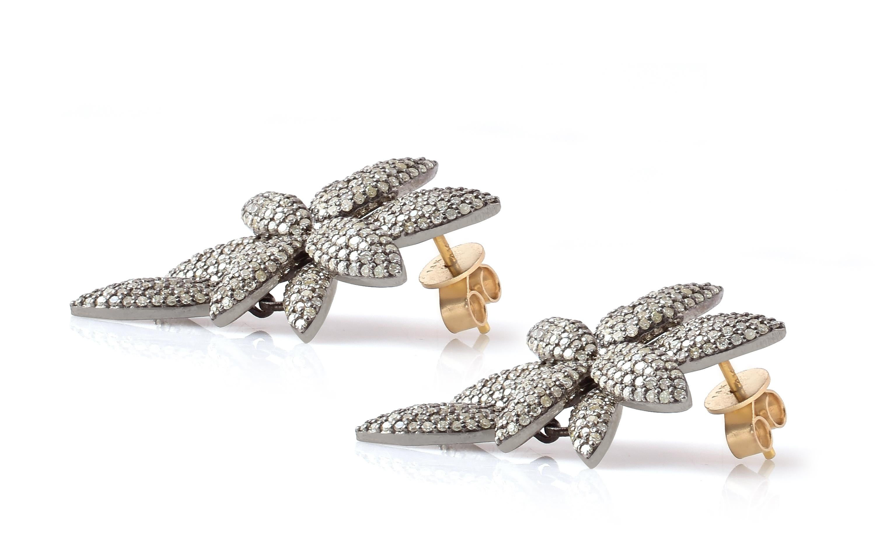 3.01 Carat Diamond Modulation Stud Earrings in Contemporary Style In New Condition In Jaipur, IN