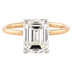 3,01 Karat Diamantring mit Smaragdschliff