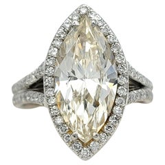 Anello di fidanzamento con diamante marquis da 3,01 carati e Pavé Halo Split Shank in platino