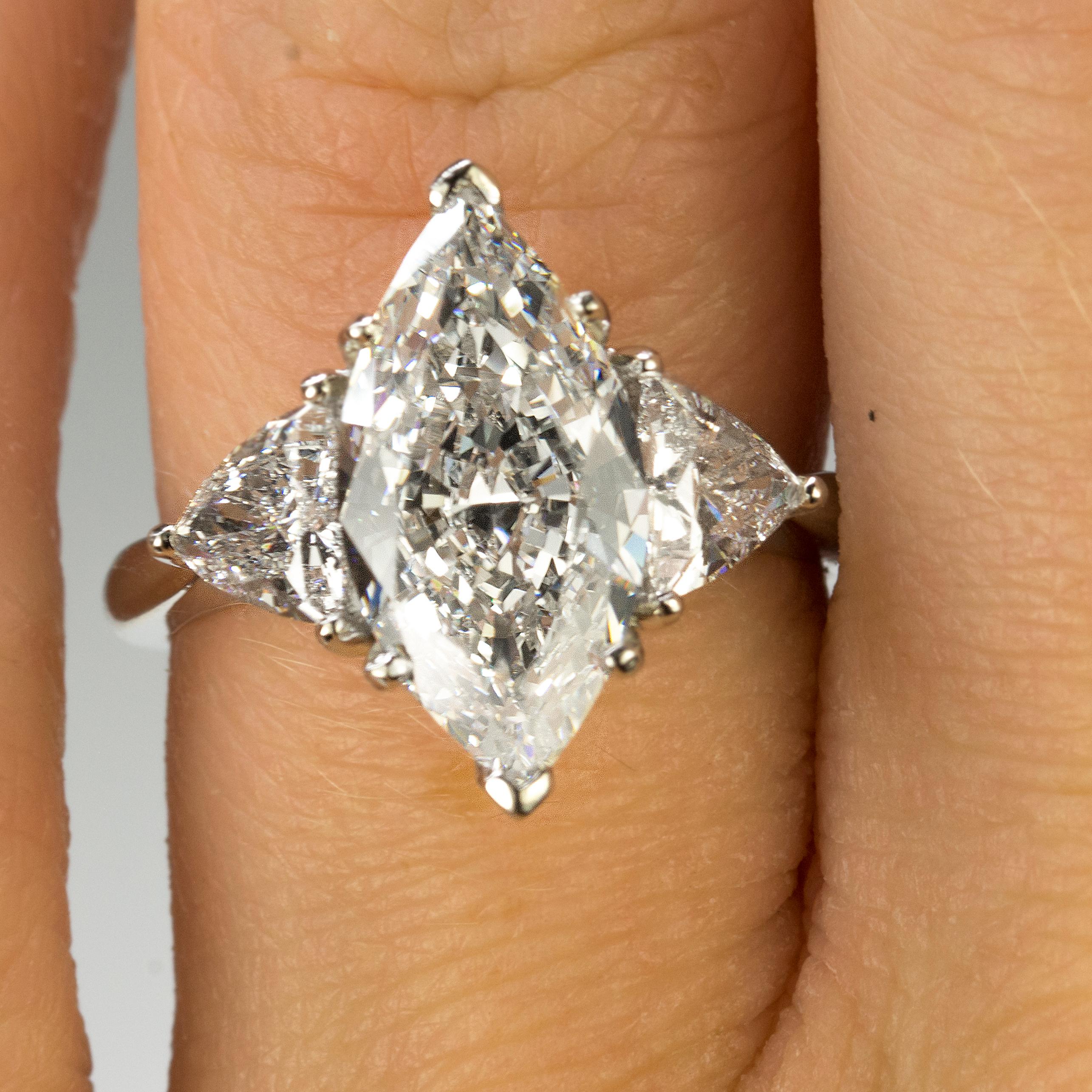3.01 Carat Marquise Diamond Platinum Ring In Excellent Condition In Sarasota, FL