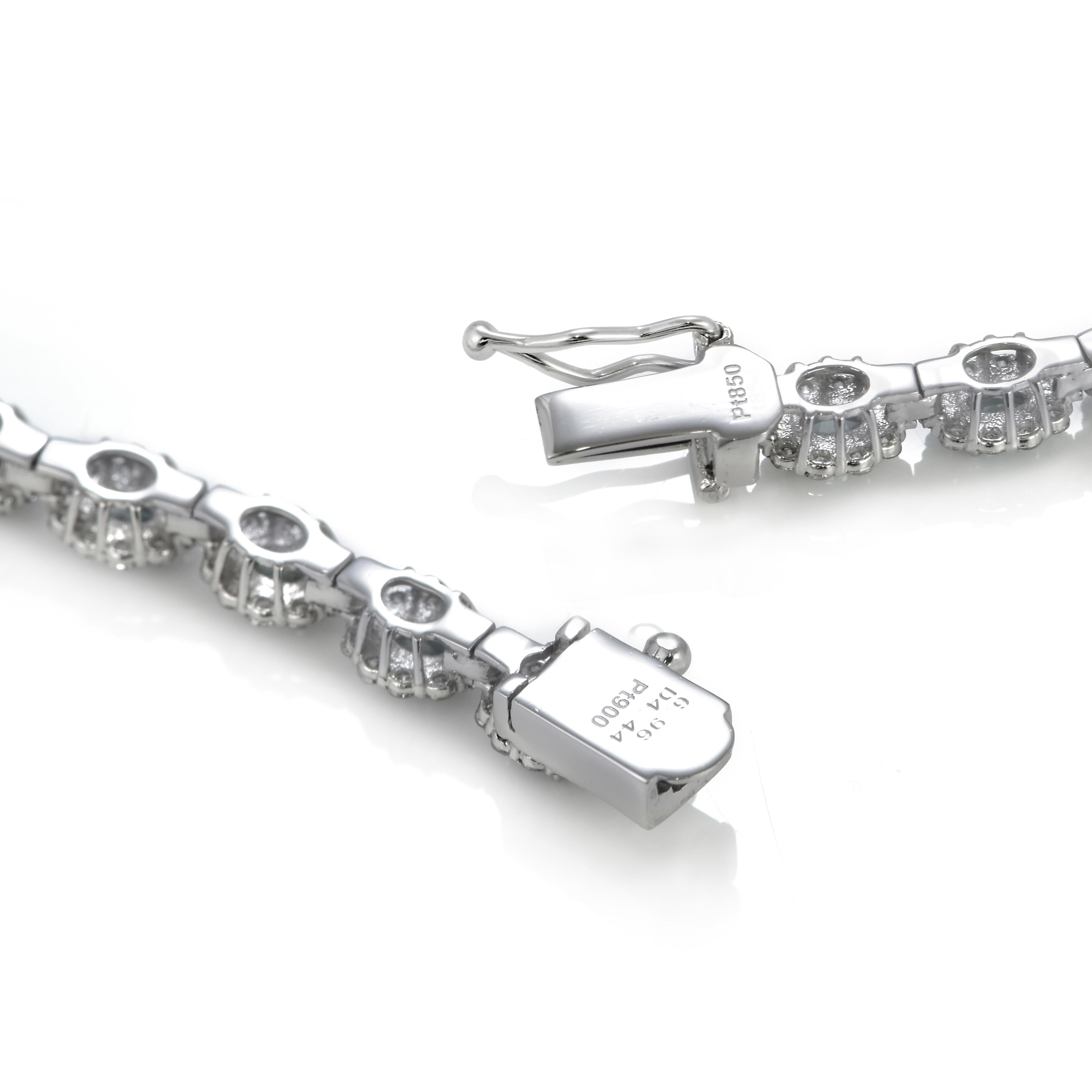 Taille ovale Collier de 3,01 carats de tourmaline brésilienne Paraiba et de diamants en vente