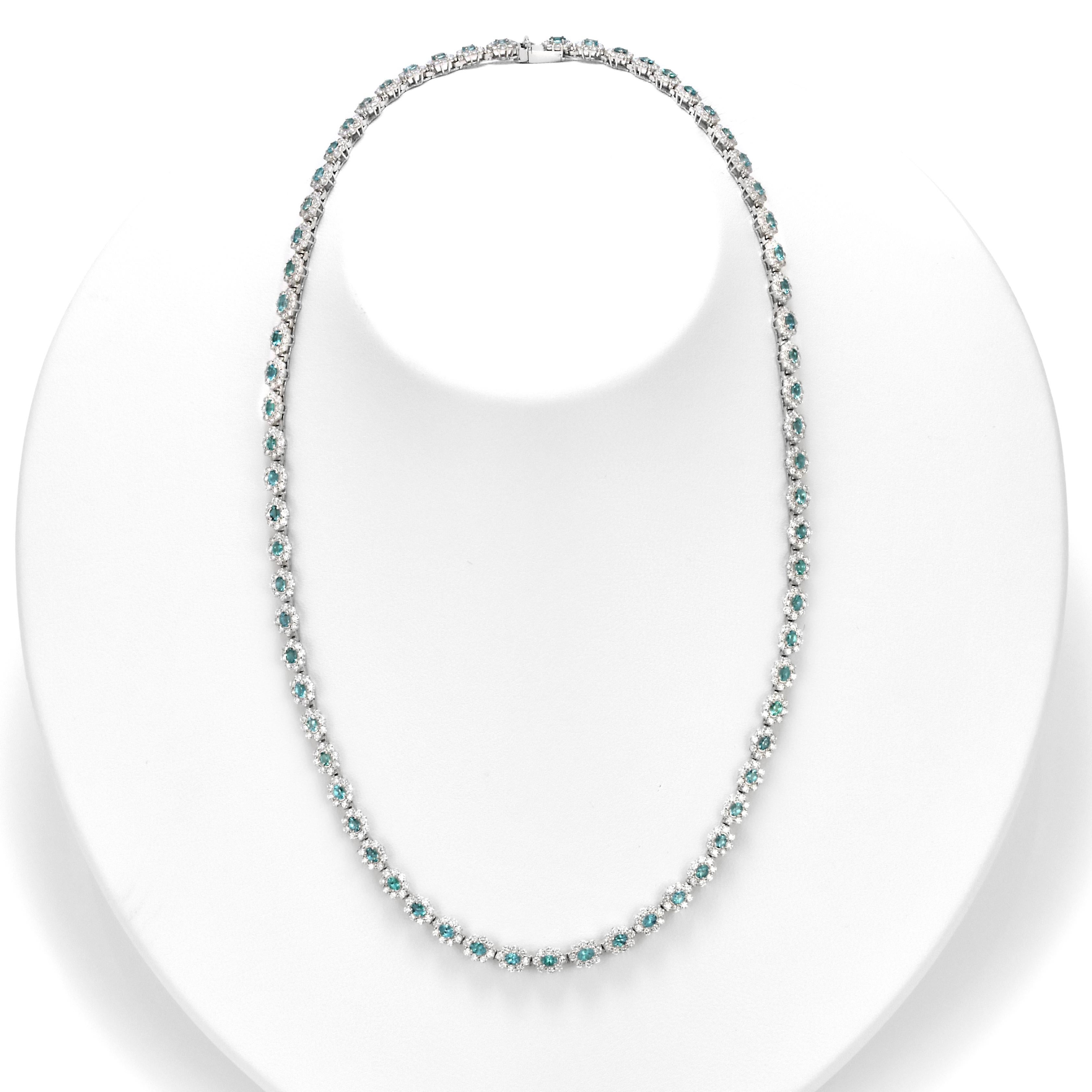 Collier de 3,01 carats de tourmaline brésilienne Paraiba et de diamants en vente 3