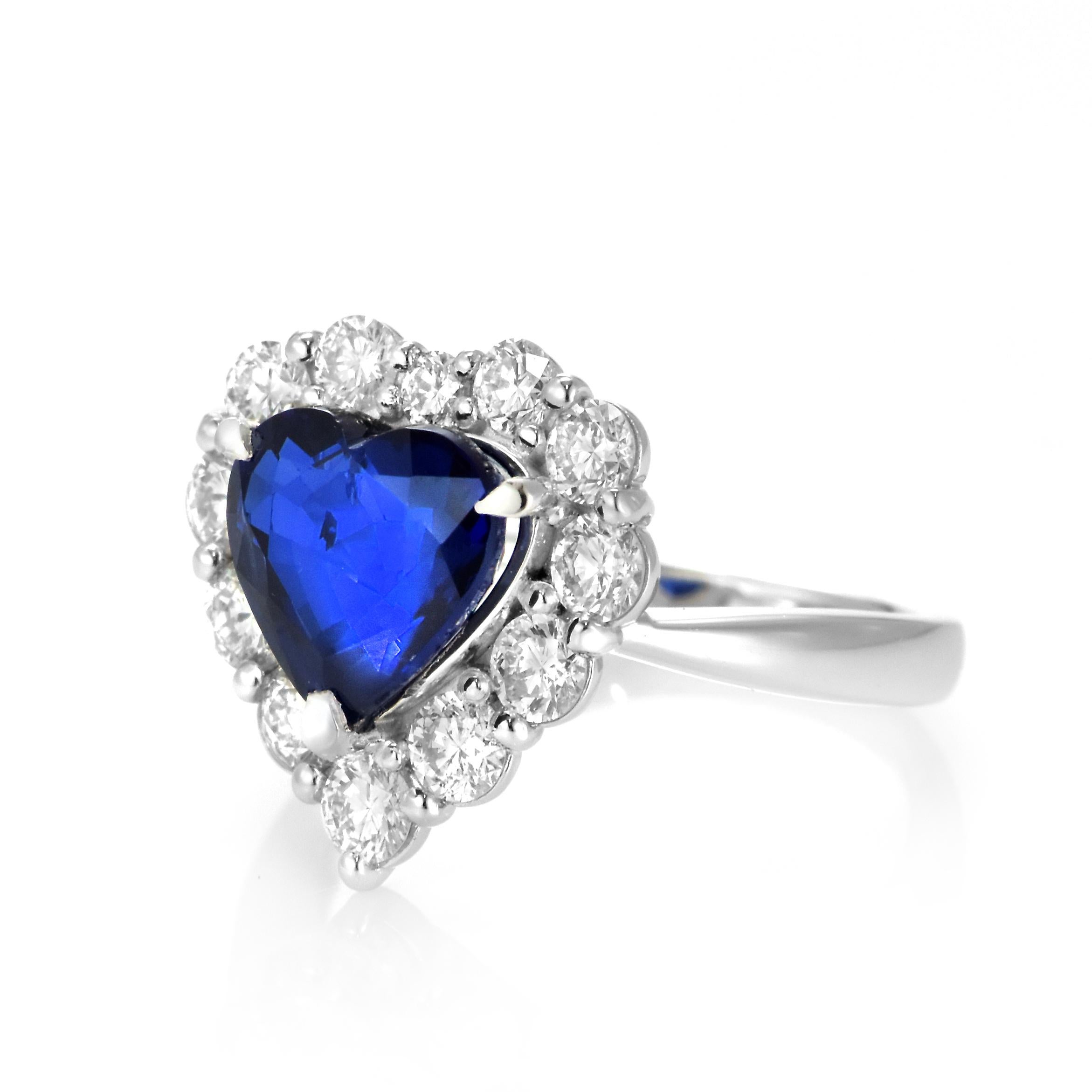 Moderno Anello con zaffiro naturale dell'Africa orientale e diamante da 3,01 carati in platino in vendita