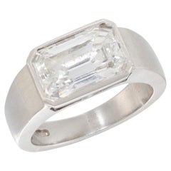 3.01 Carat Round Brilliant Statement Brilliant White 18K Gold Quiet Power