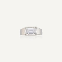 3.01 Carat Round Brilliant Statement Brilliant White / G color VVS 18K Gold
