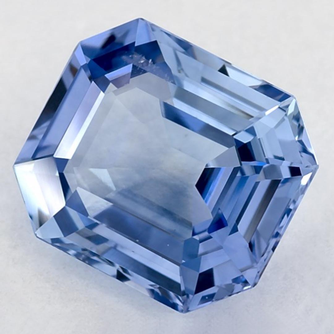 Una piedra de nacimiento de septiembre muy preciosa con un encantador color azul. Se cree que traen buena suerte y fortuna a la vida.

Explora la vibrante colección de esmeraldas, rubíes y zafiros de nuestra tienda, disponibles como gemas sueltas y