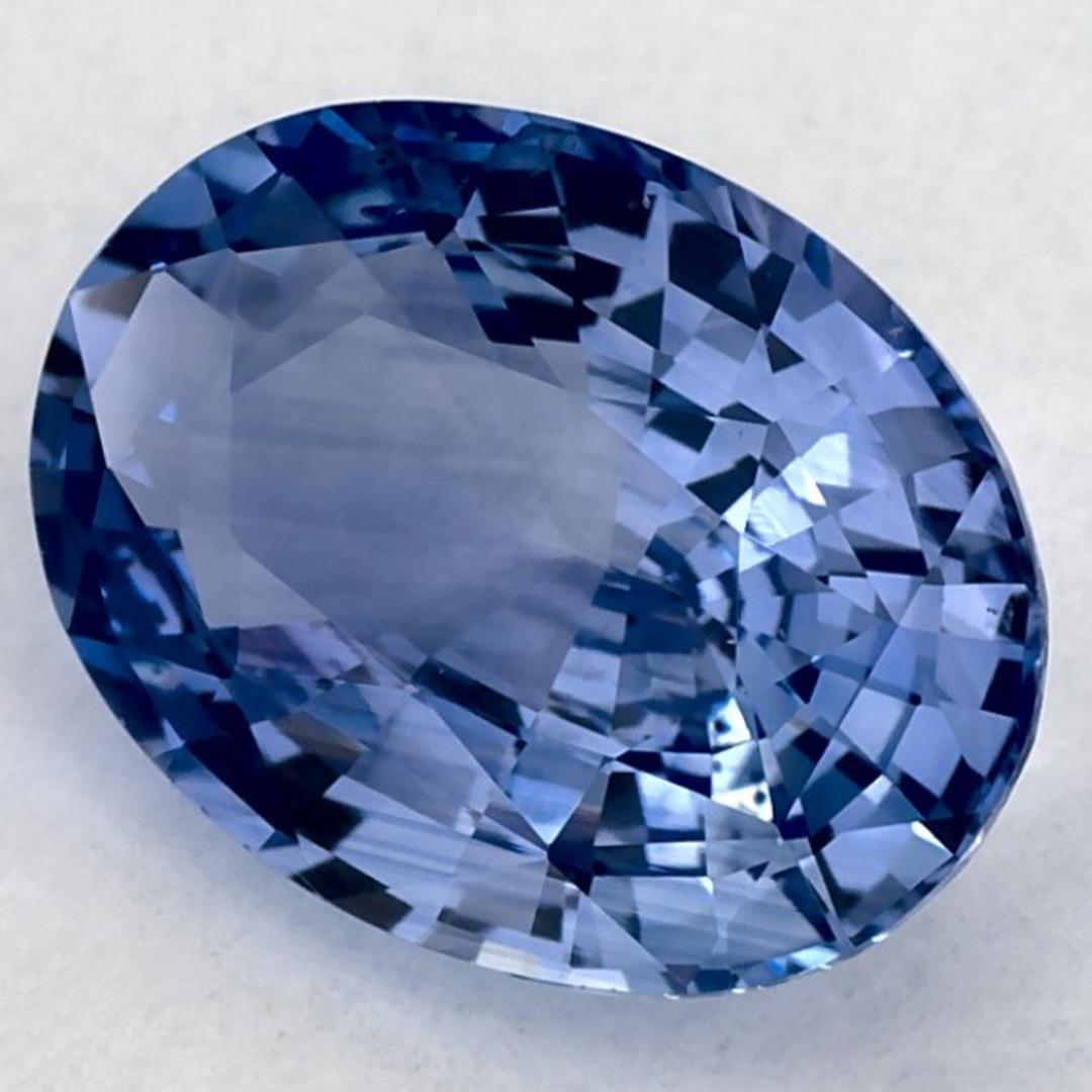 Una piedra de nacimiento de septiembre muy preciosa con un encantador color azul. Se cree que traen buena suerte y fortuna a la vida.

Explora la vibrante colección de esmeraldas, rubíes y zafiros de nuestra tienda, disponibles como gemas sueltas y