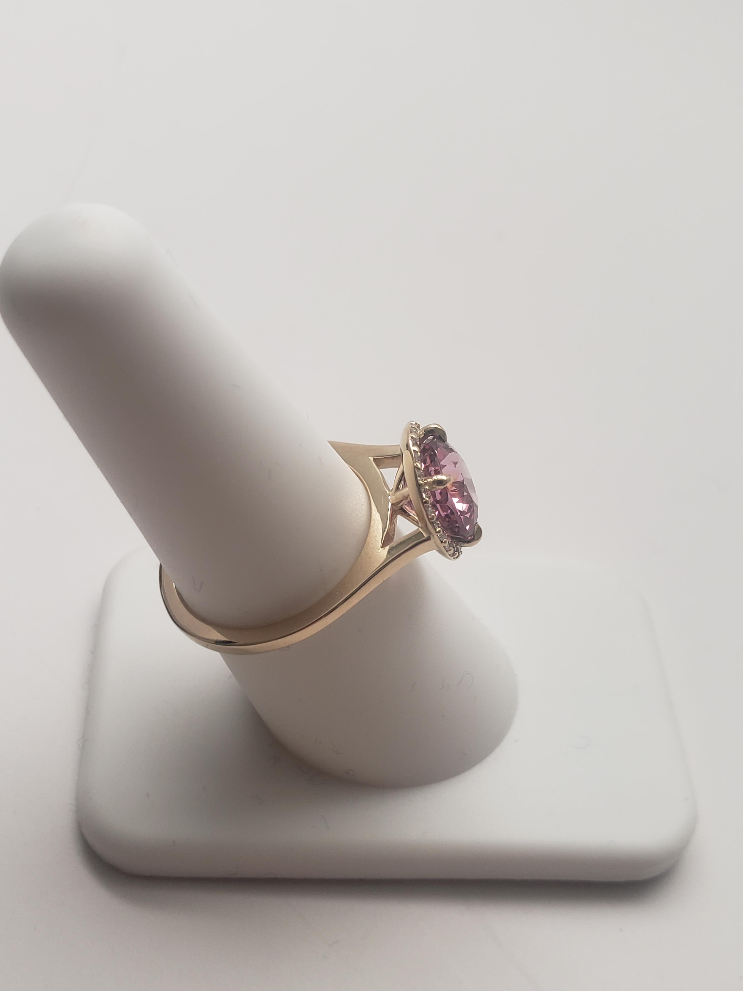 NEW GIA Cert Unheated Natural Oval Pink Spinel Diamond Ring in 14K Yellow Gold For Sale 3