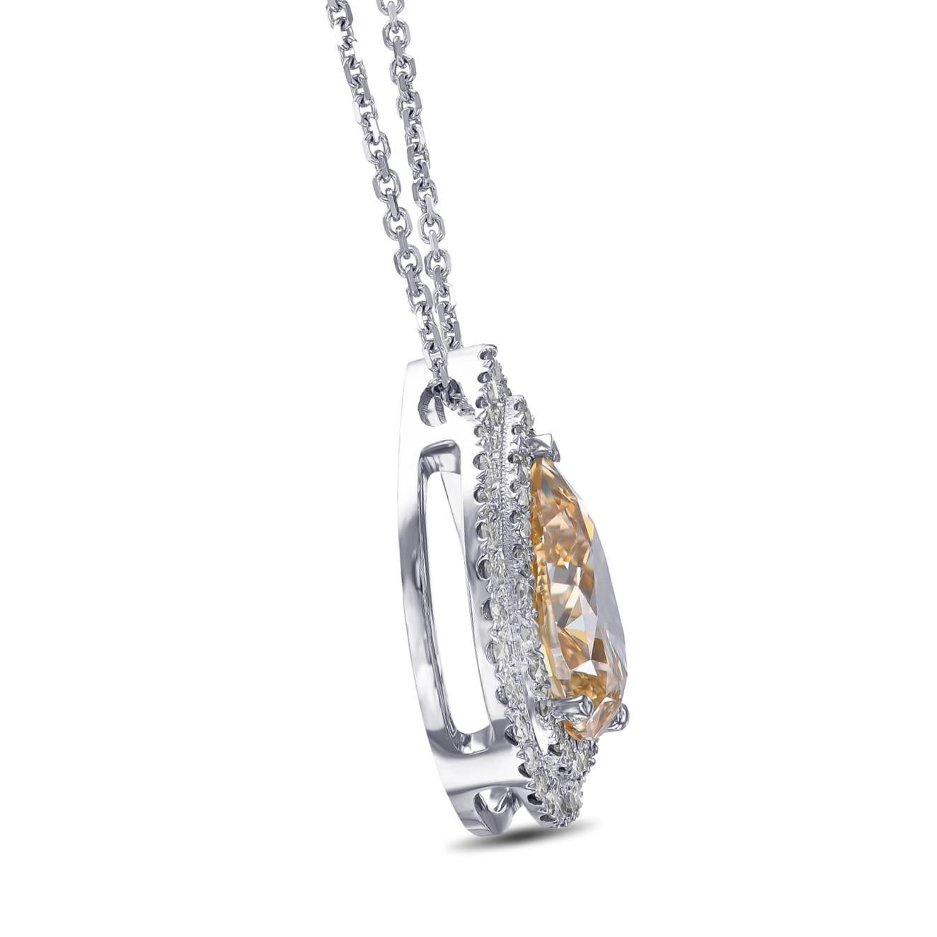 NO RESERVE - VS1 3.01cttw Fancy Diamonds 18 Karat White Gold Halo Pendant For Sale 1