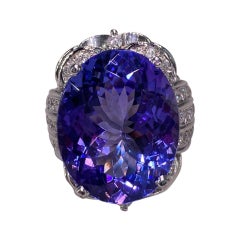 Anello in oro bianco 18 carati con tanzanite e diamanti da 30,15 carati