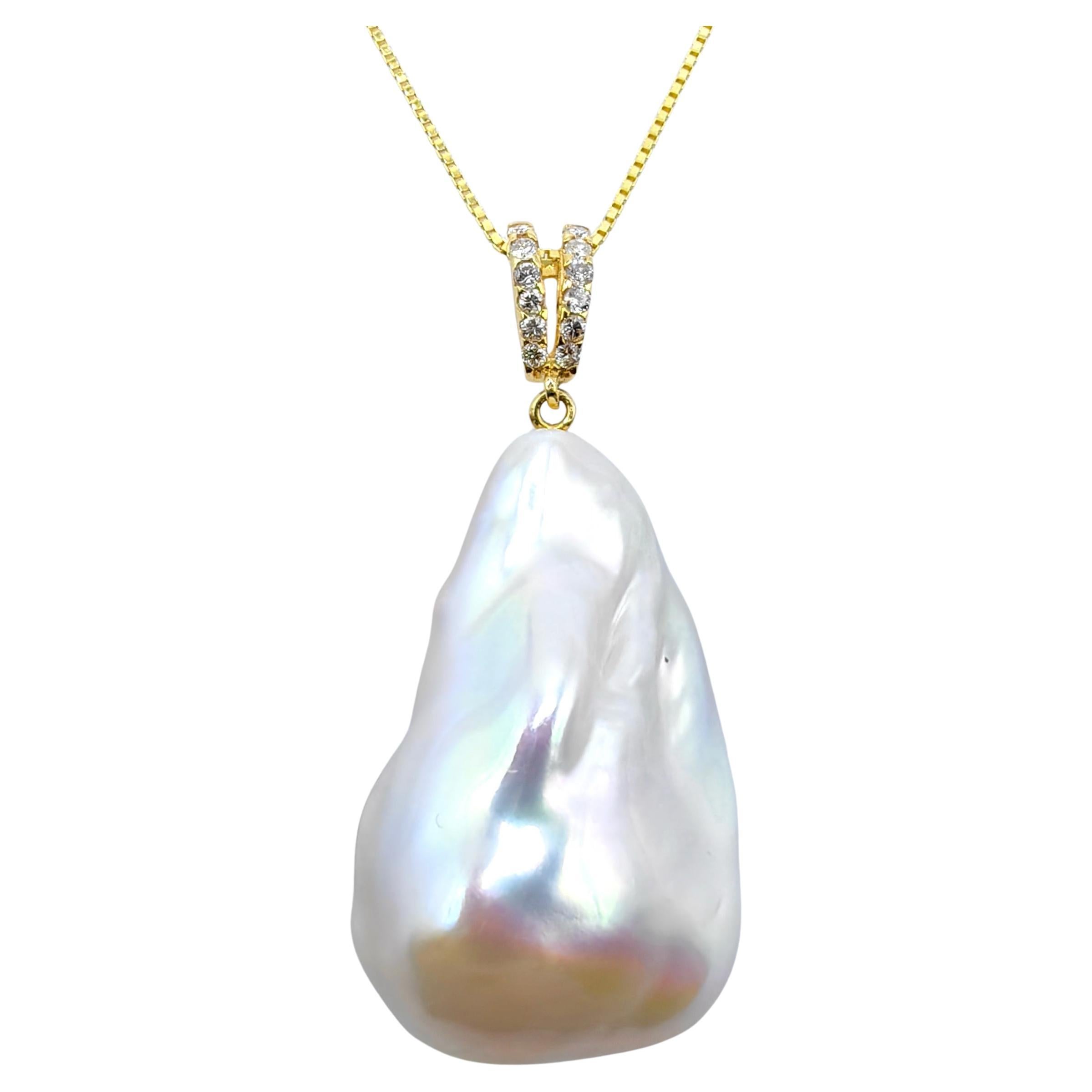30.15ct Iridescent Large Baroque Pearl Diamond Necklace Pendant 18K Yellow Gold