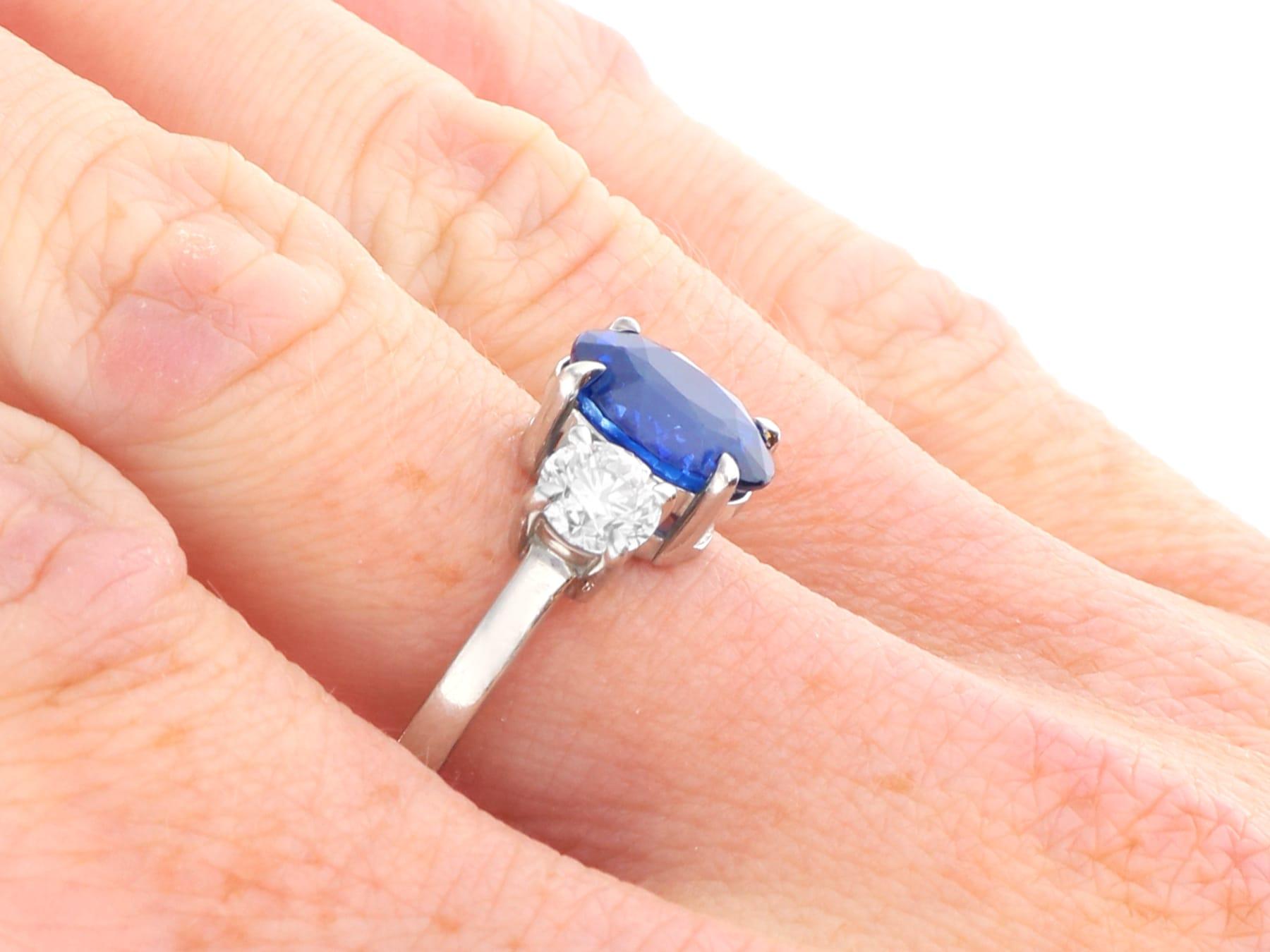 3.01Ct Ceylon Sapphire and 1.00Ct Diamond Platinum Trilogy Ring Circa 1970 For Sale 2