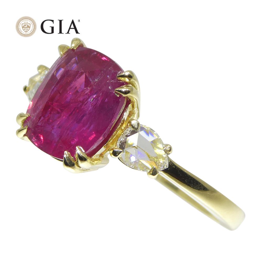 Bague de fiançailles en or jaune 18k avec rubis rouge coussin de 3,01ct et diamant taille rose en vente 1