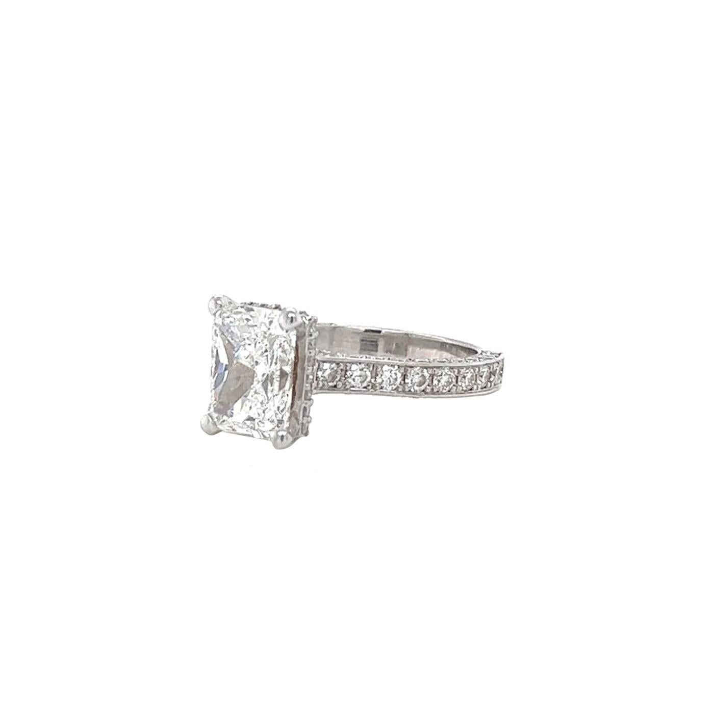 Modernist GIA Graded 3.01 Carat Radiant Cut DIamond Ring 18 Karat White with Pave Diamonds For Sale