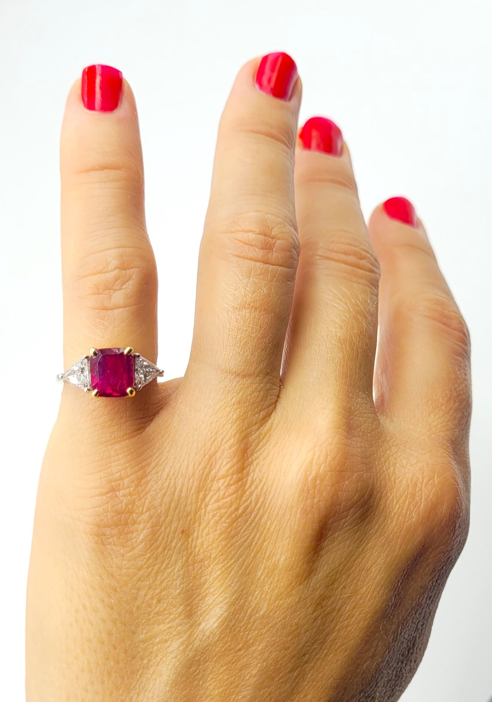 3.01ct Ruby Cushion Cut Natural Trilliant Diamond 18kt 2-Tone Ring, GIA Cert  In Good Condition For Sale In Rancho Santa Fe, CA