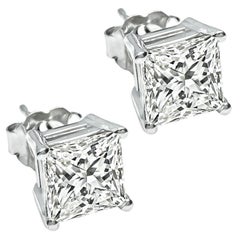 Boucles d
oreilles en diamant de 3,01ct, taille princesse
