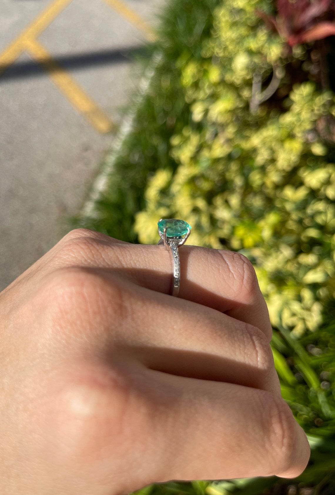 3.01tcw 18K Colombian Emerald-Oval Cut & Diamond Engagement Ring In New Condition For Sale In Jupiter, FL