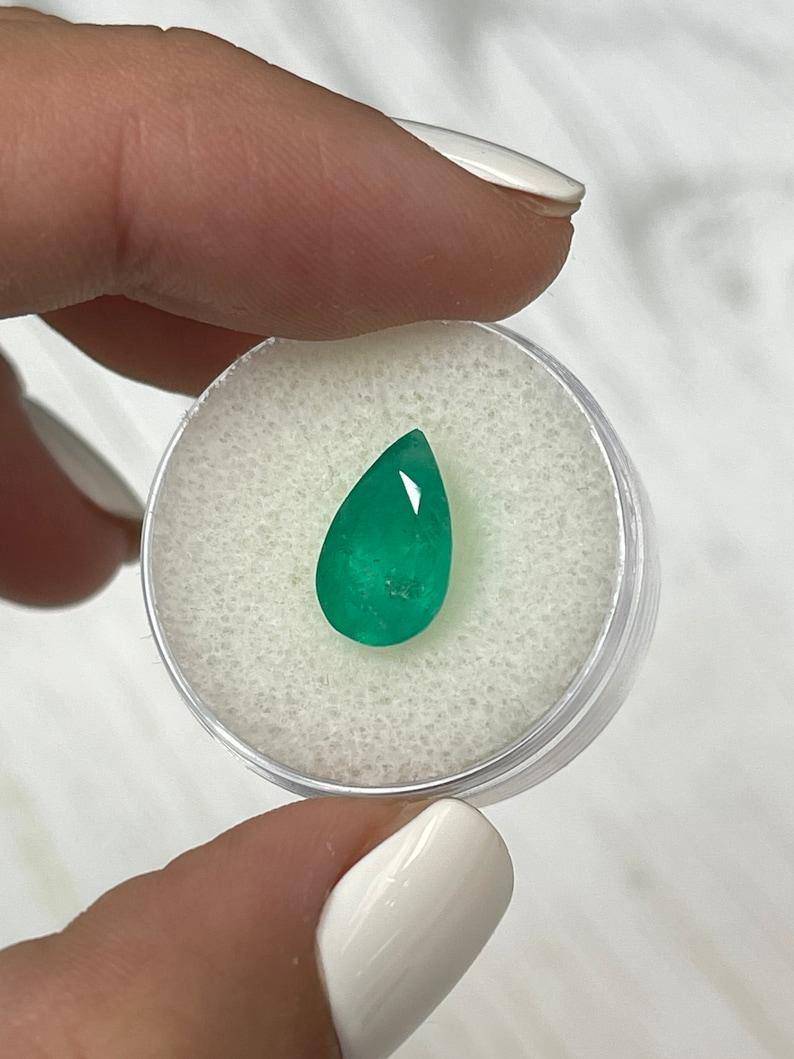 3,02 Karat 12,3x7,8 Grüner natürlicher kolumbianischer Smaragd im Birnenschliff - Tropfenschliff Mai im Zustand „Neu“ im Angebot in Jupiter, FL