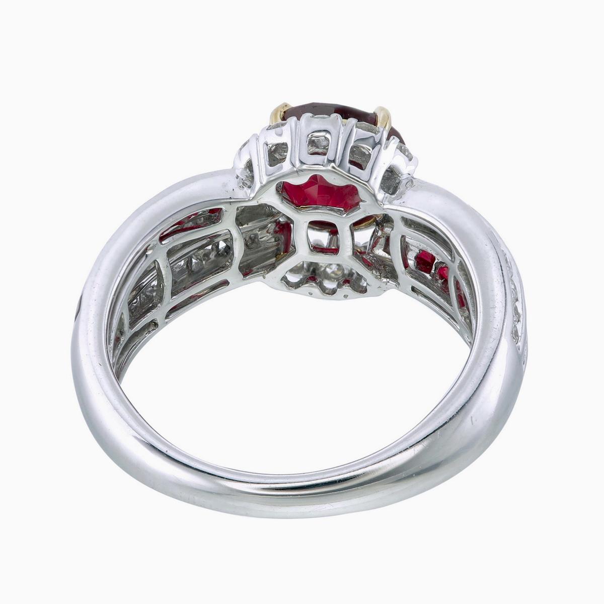 3,02 Karat Burma Rubin No Heat und Diamant Ring in 18 Karat Weißgold (Modernistisch) im Angebot