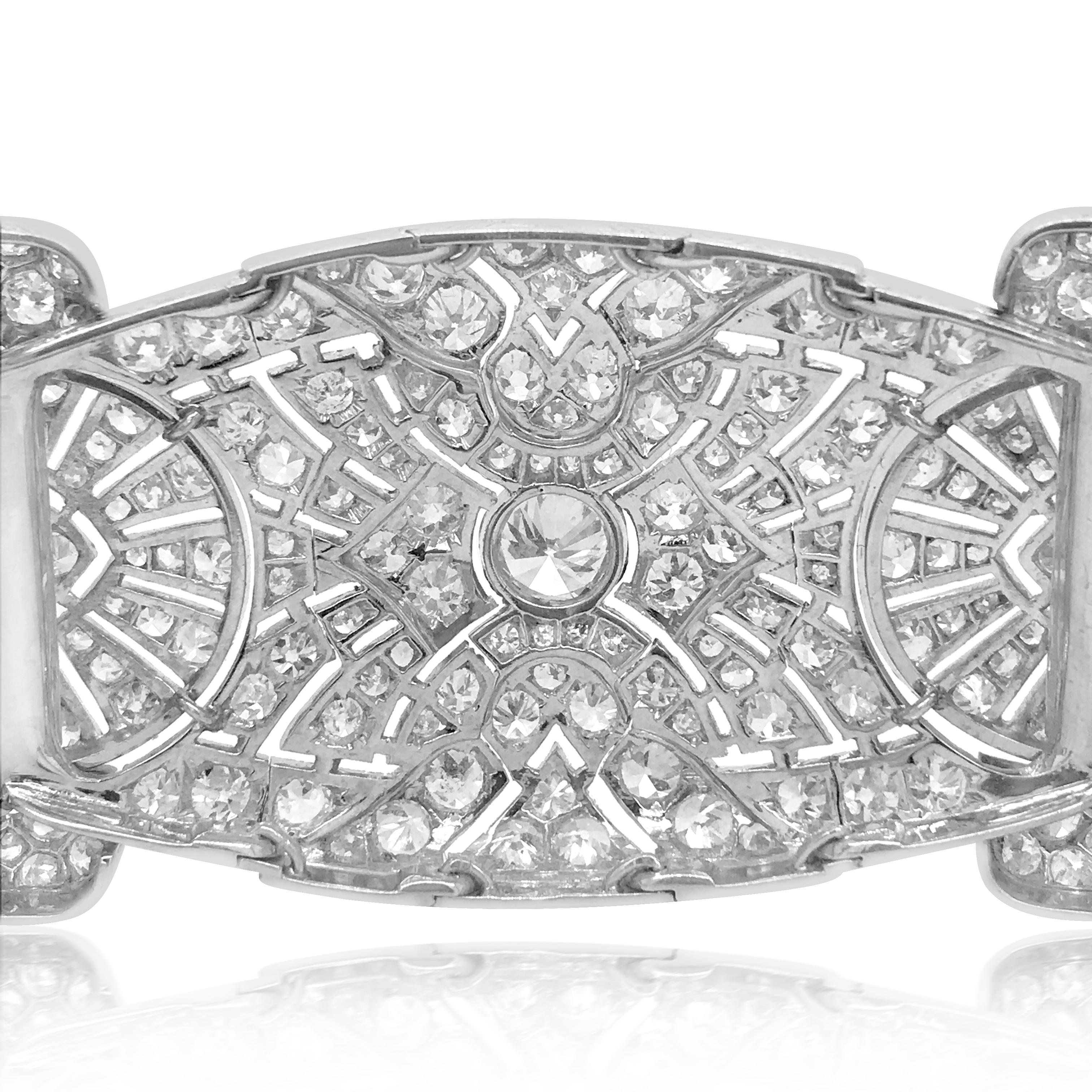Art Deco 30.2 Carat Diamond and Platinum Bracelet