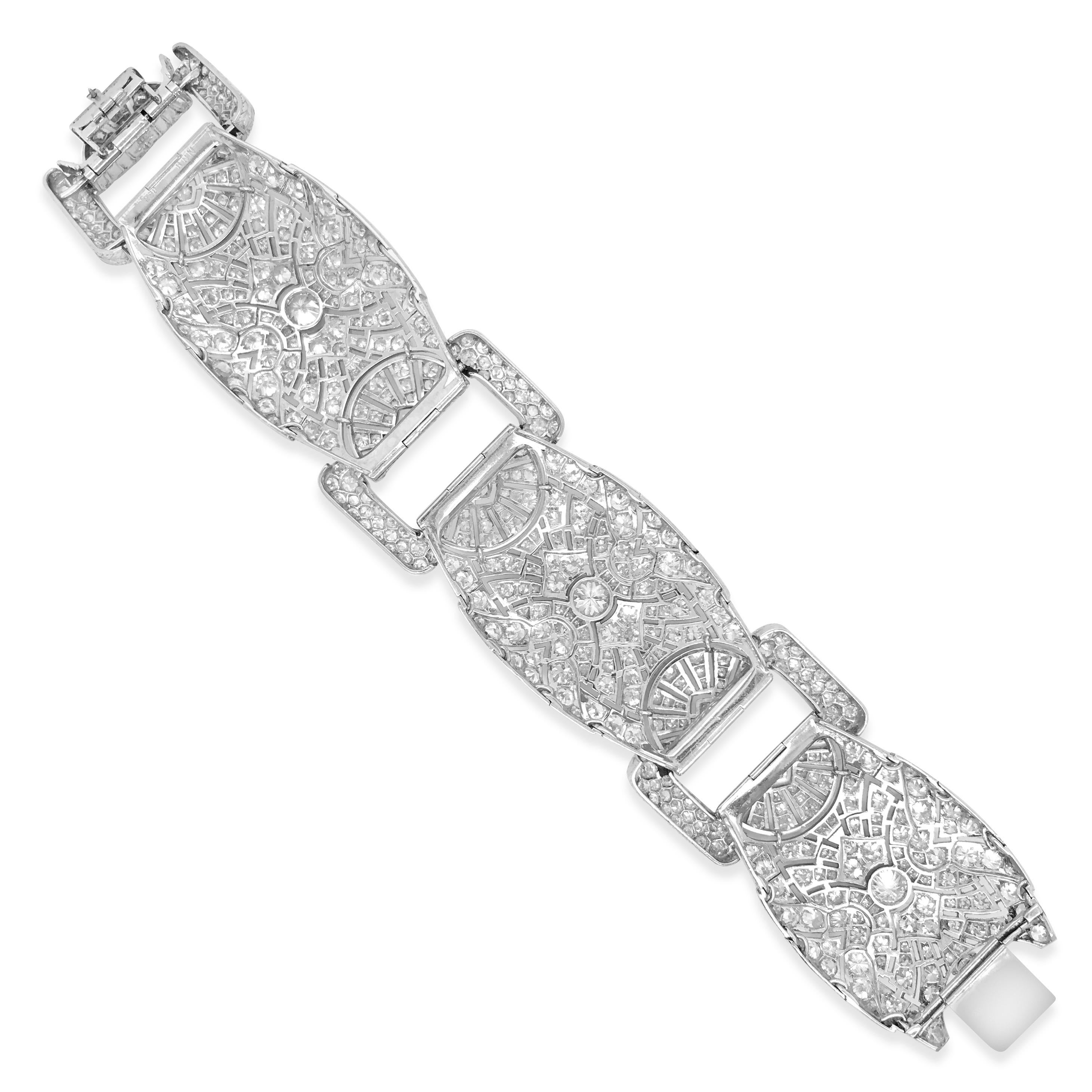 30.2 Carat Diamond and Platinum Bracelet In Excellent Condition In New York, NY