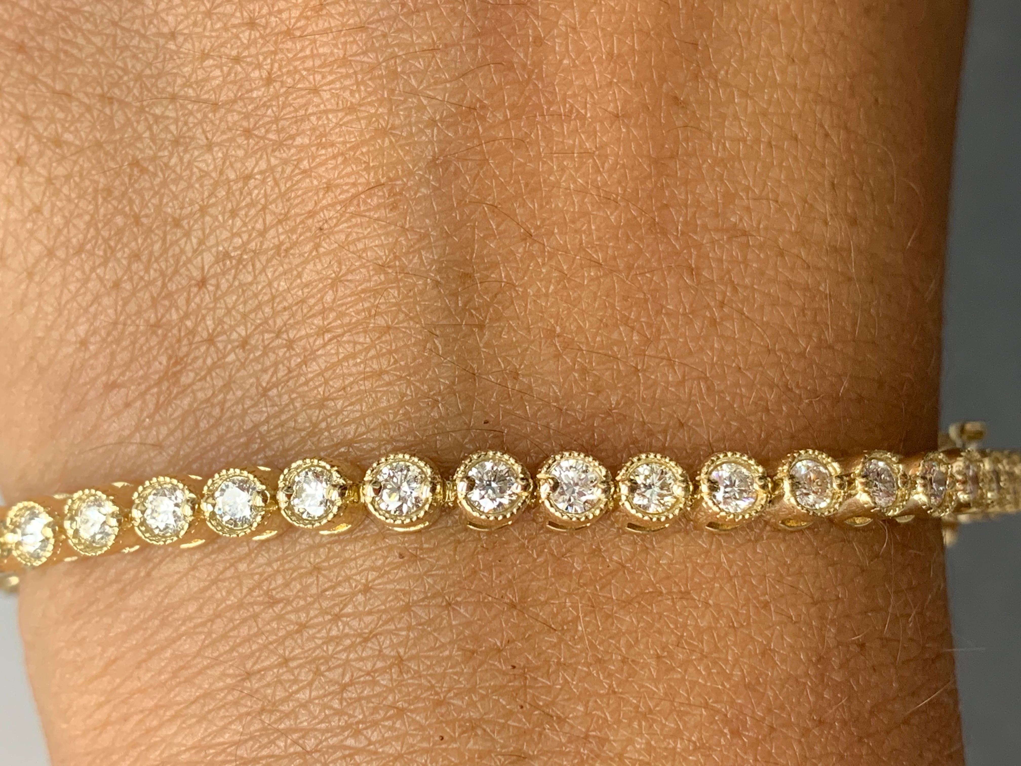Bracelet tennis en or jaune 14 carats avec diamants de 3,02 carats en vente 4