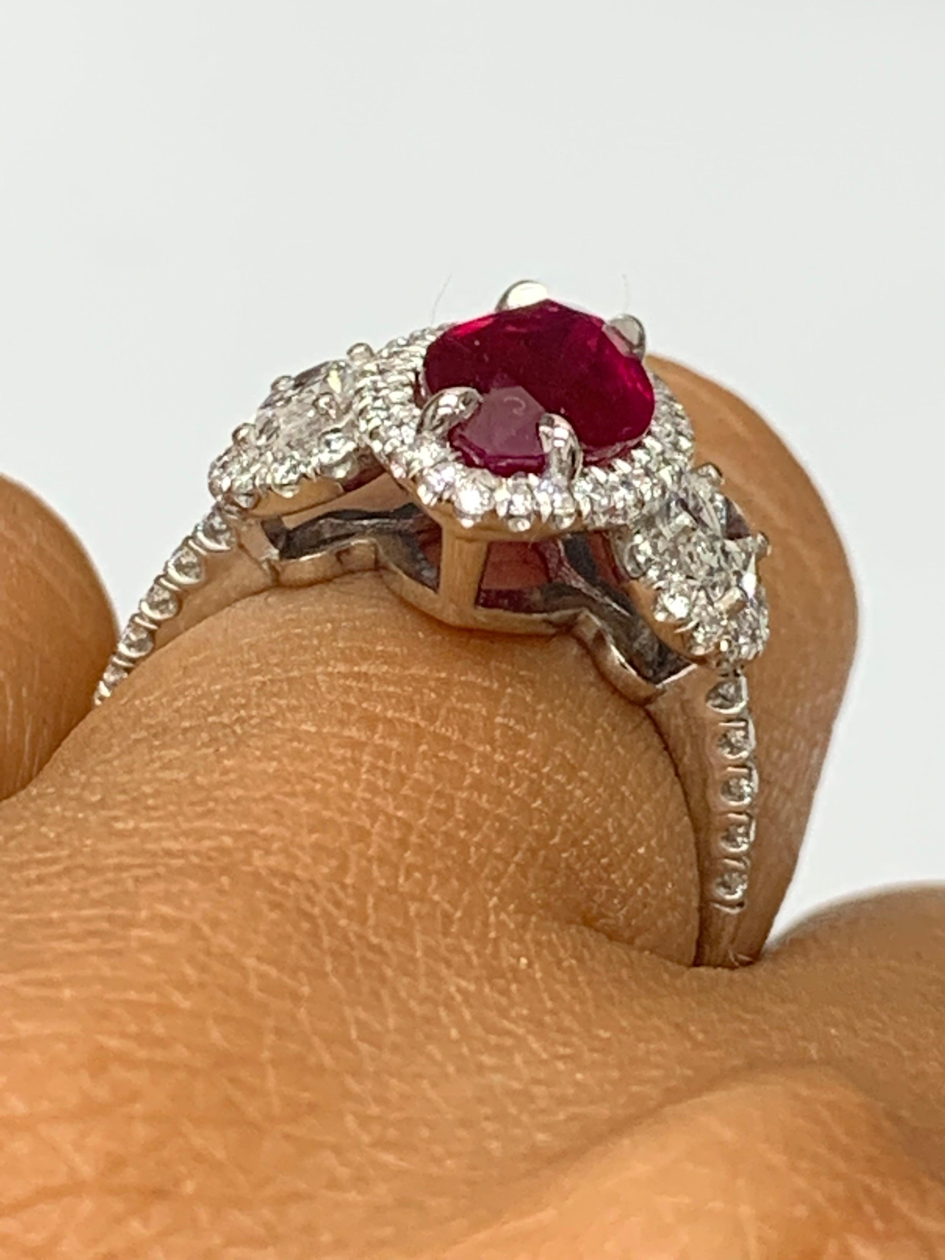 Anello a 3 pietre con rubino e diamante a forma di marquise da 3,02 carati in platino in vendita 9
