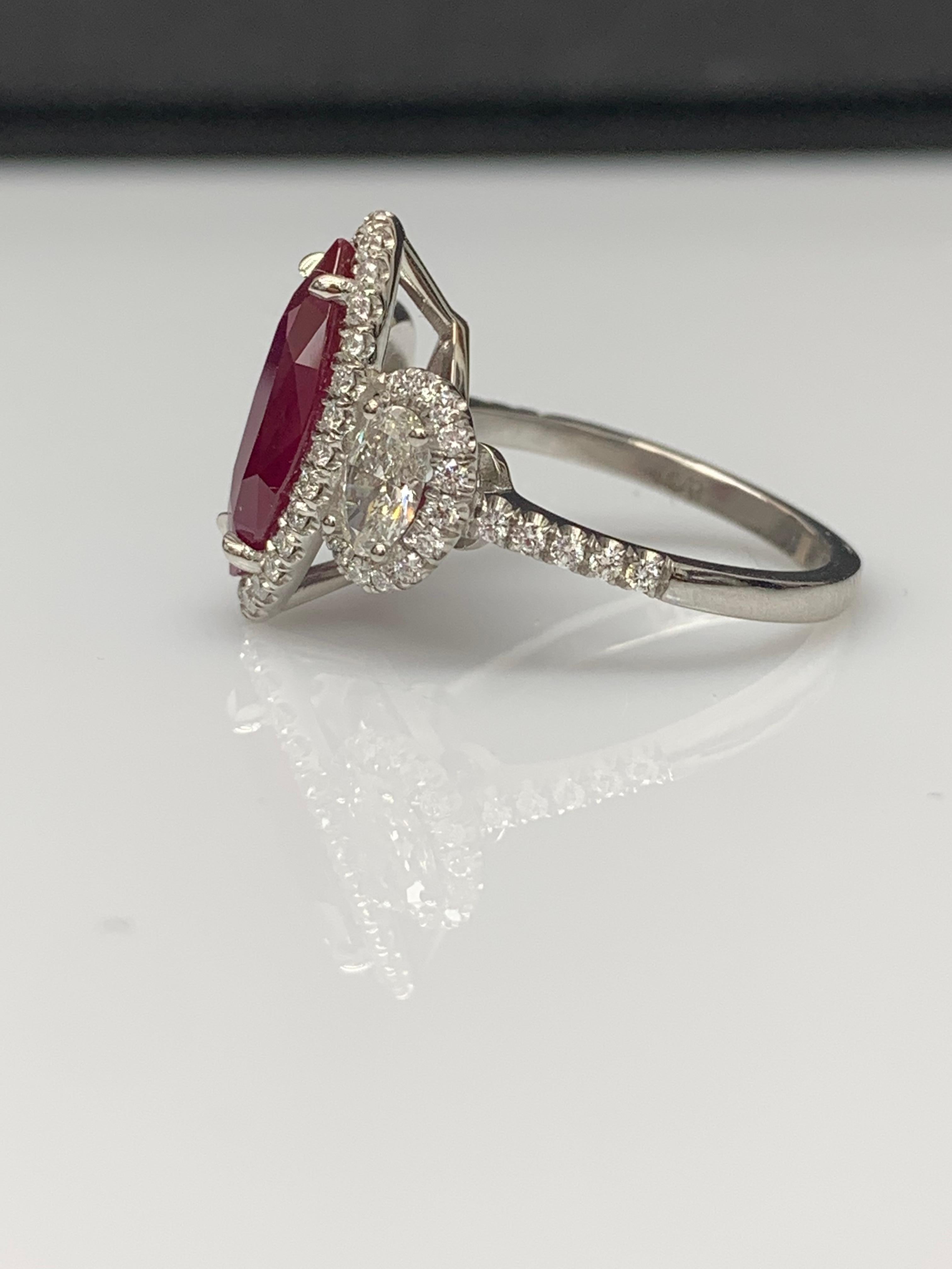 Anello a 3 pietre con rubino e diamante a forma di marquise da 3,02 carati in platino in vendita 11